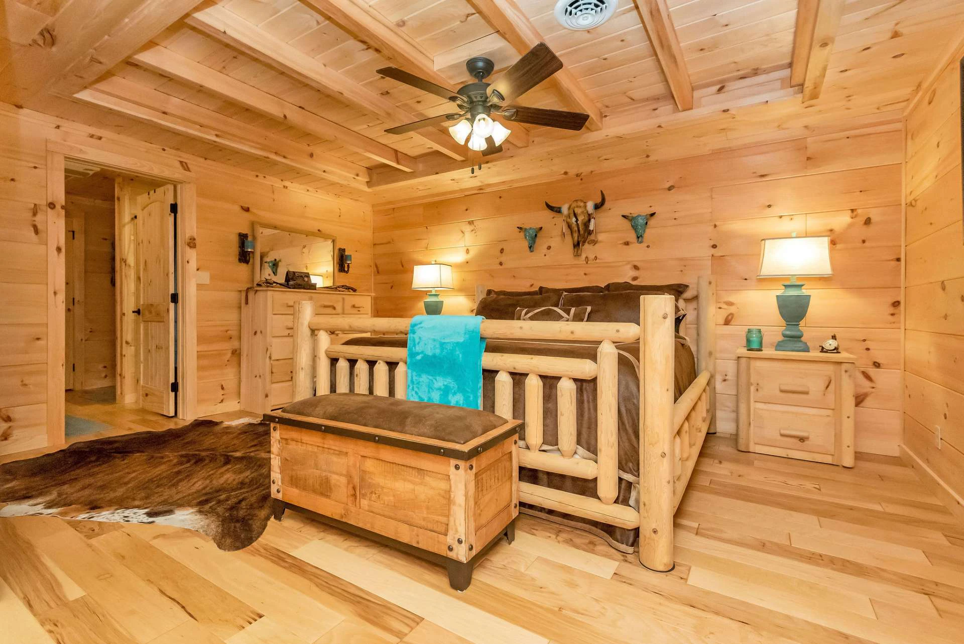 Image number 3 for the current listing