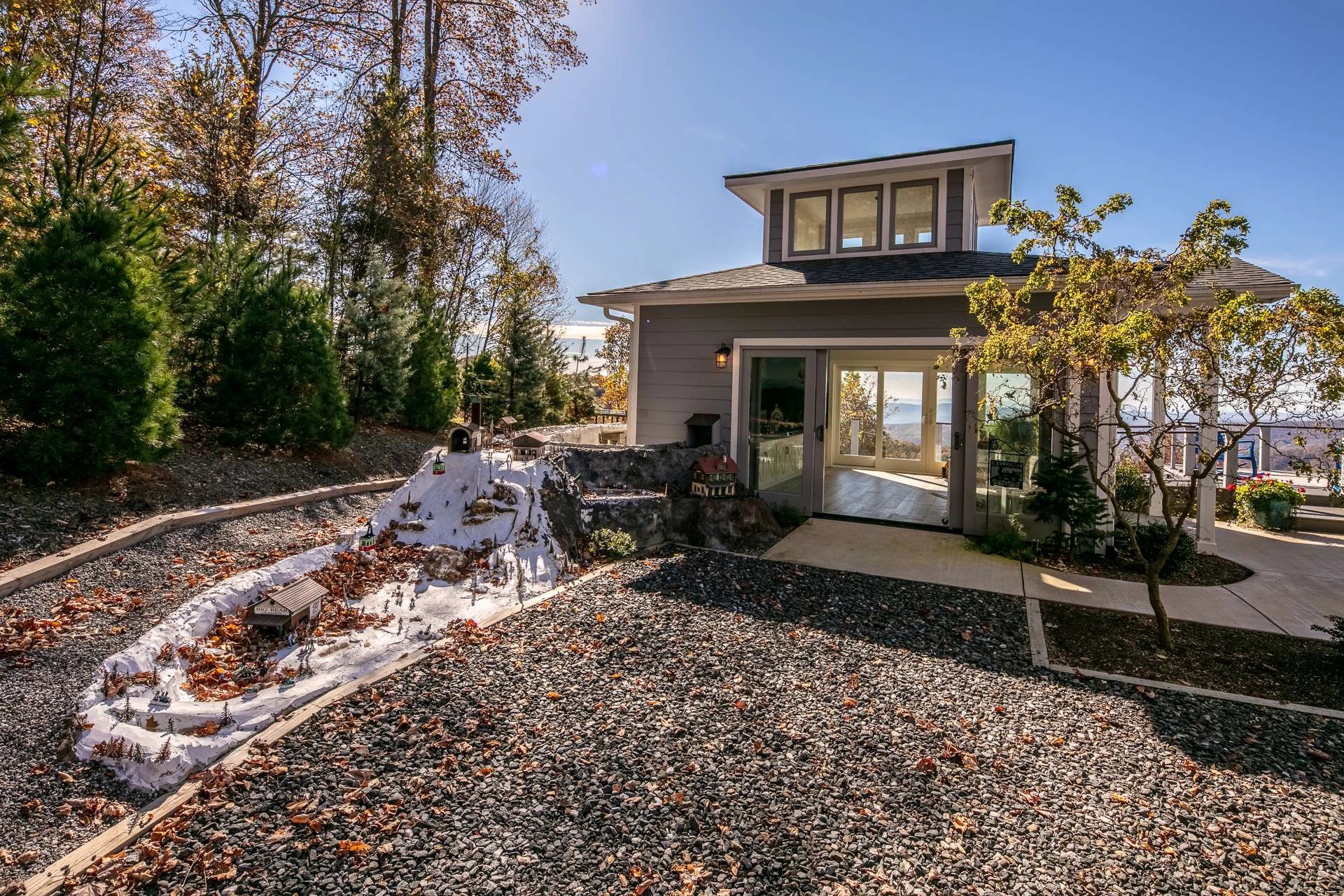 Image number 10 for the current listing