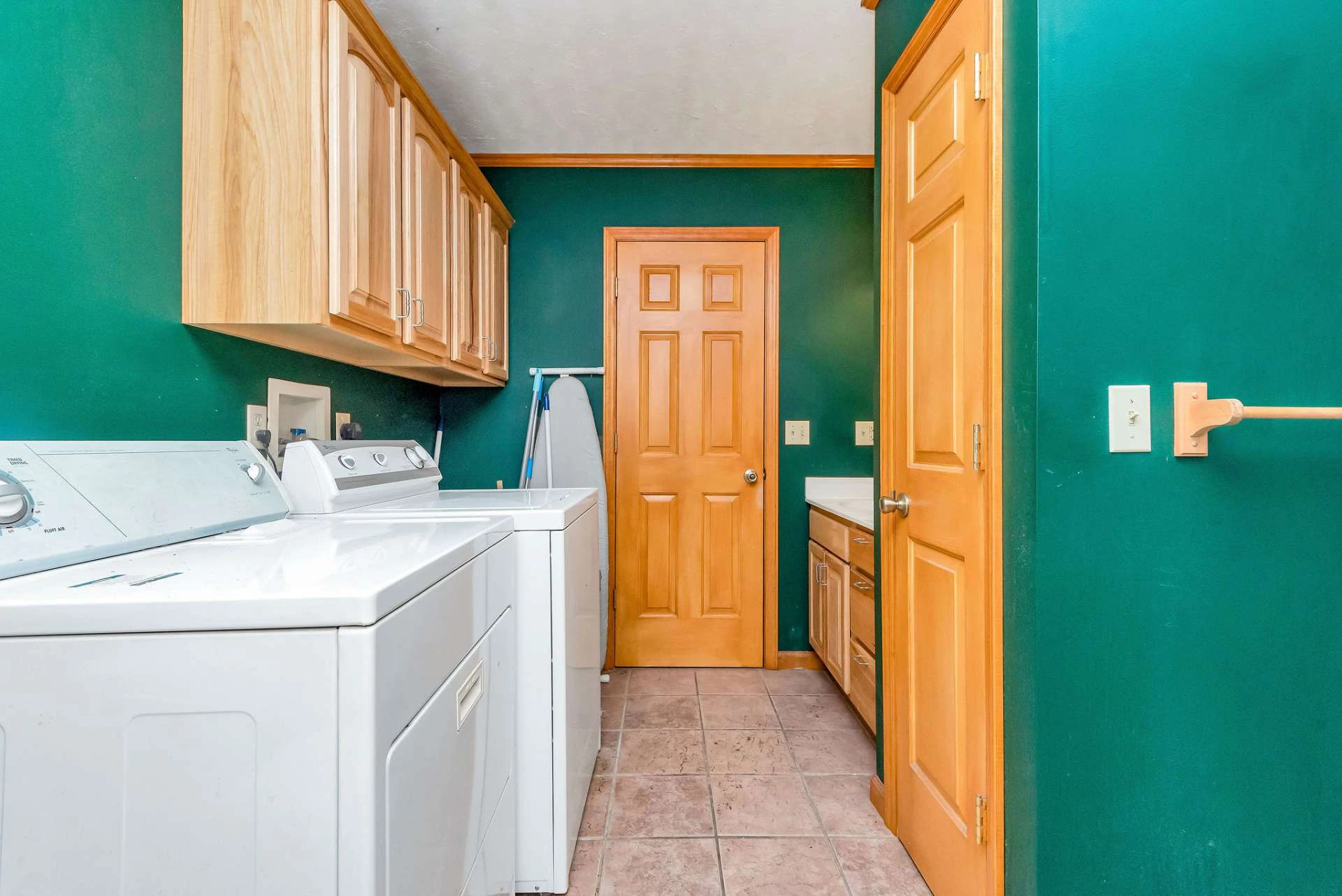 Image number 3 for the current listing