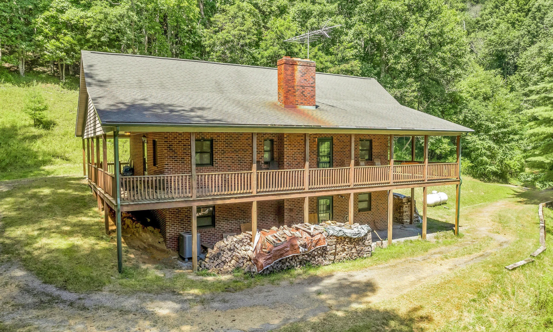 Image number 1 for the current listing