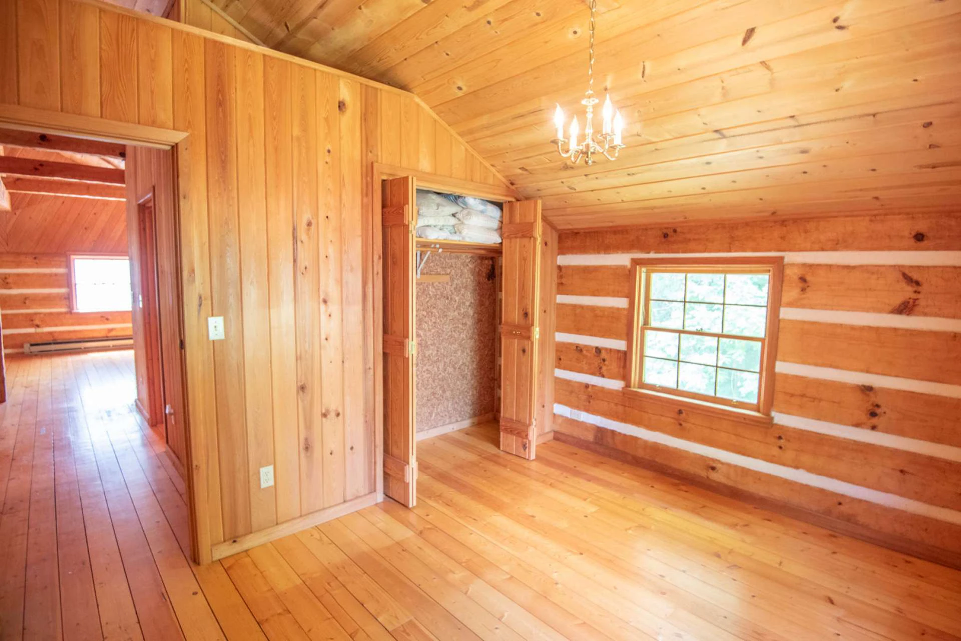 Image number 14 for the current listing