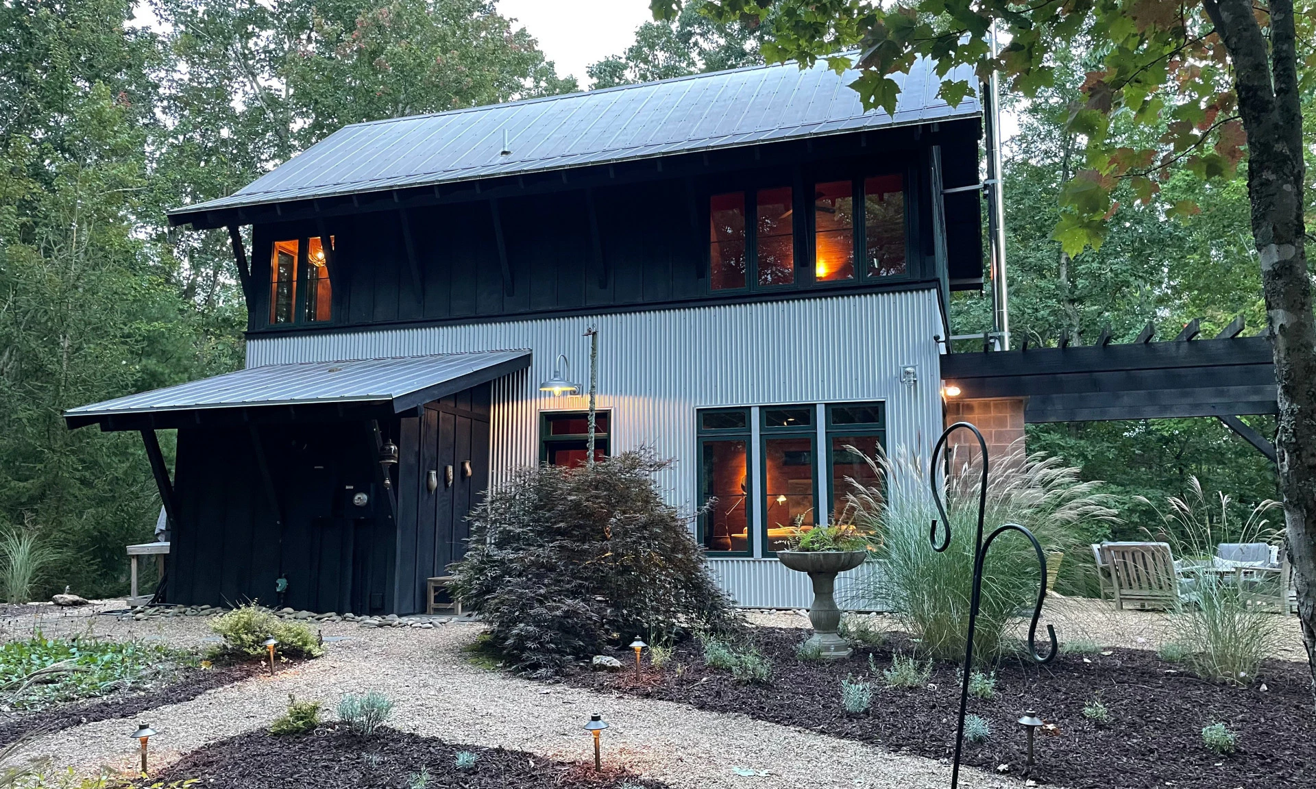 Image number 1 for the current listing