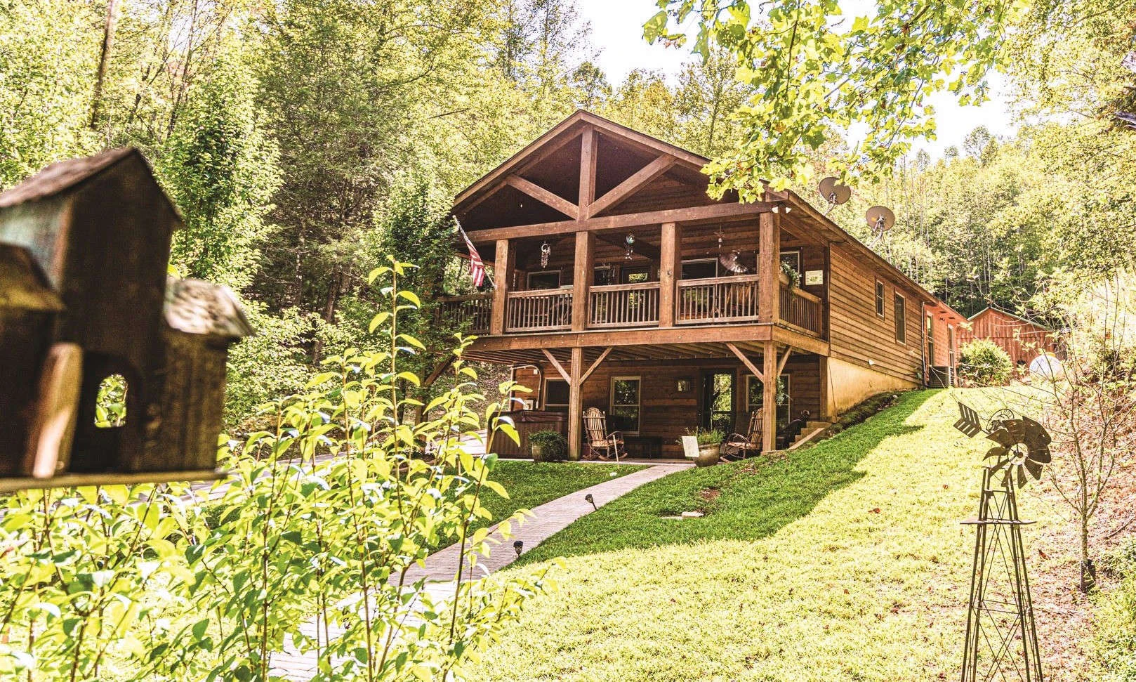 Image number 1 for the current listing