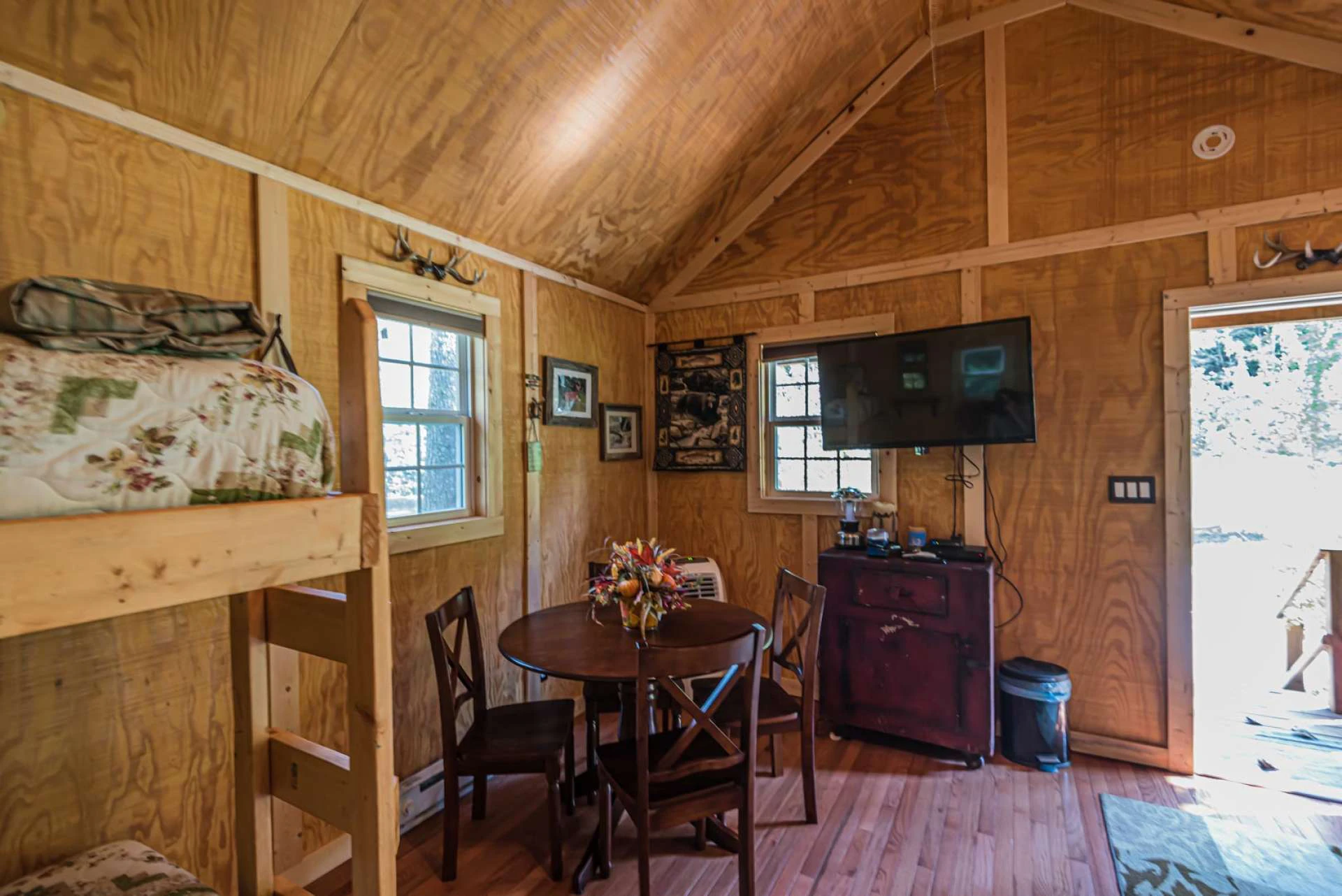 Image number 11 for the current listing