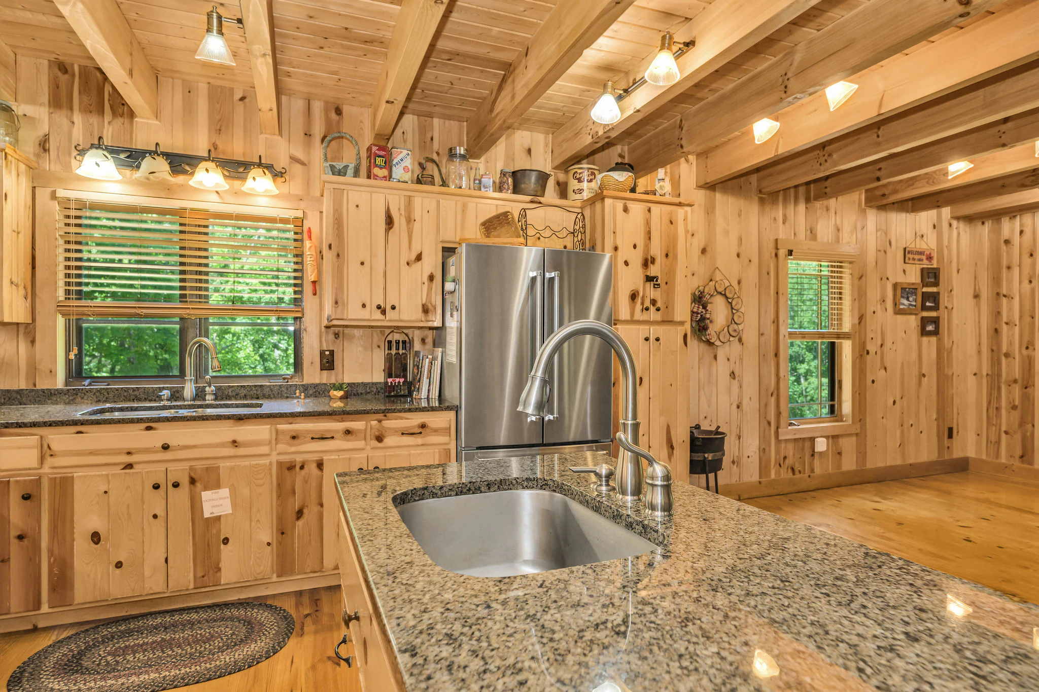 Image number 8 for the current listing