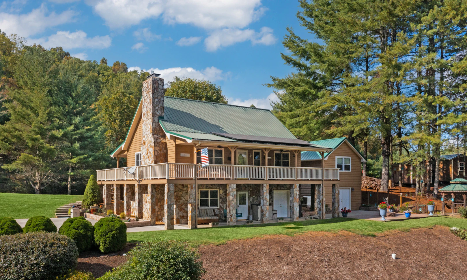 Image number 1 for the current listing