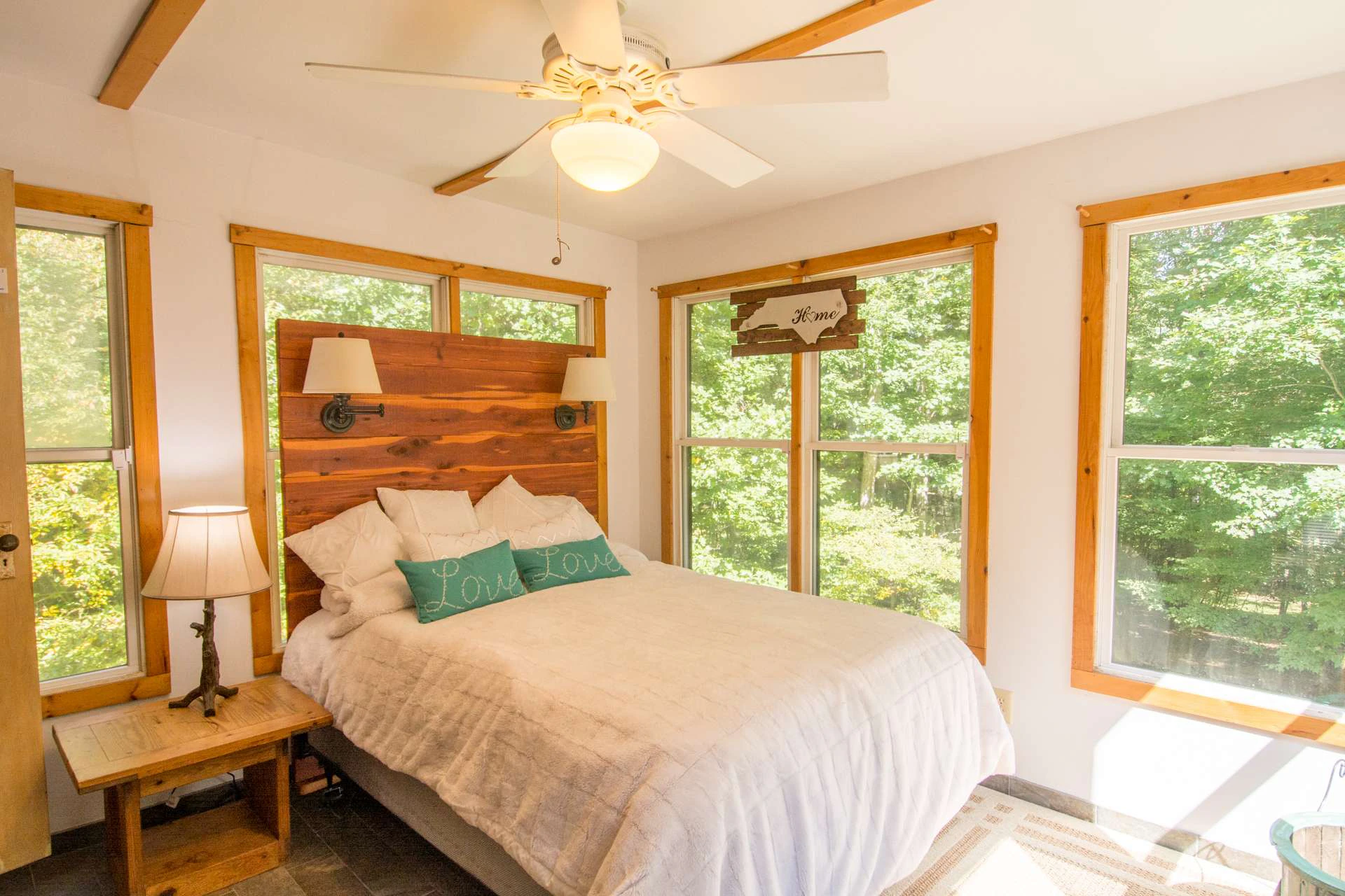 Image number 4 for the current listing