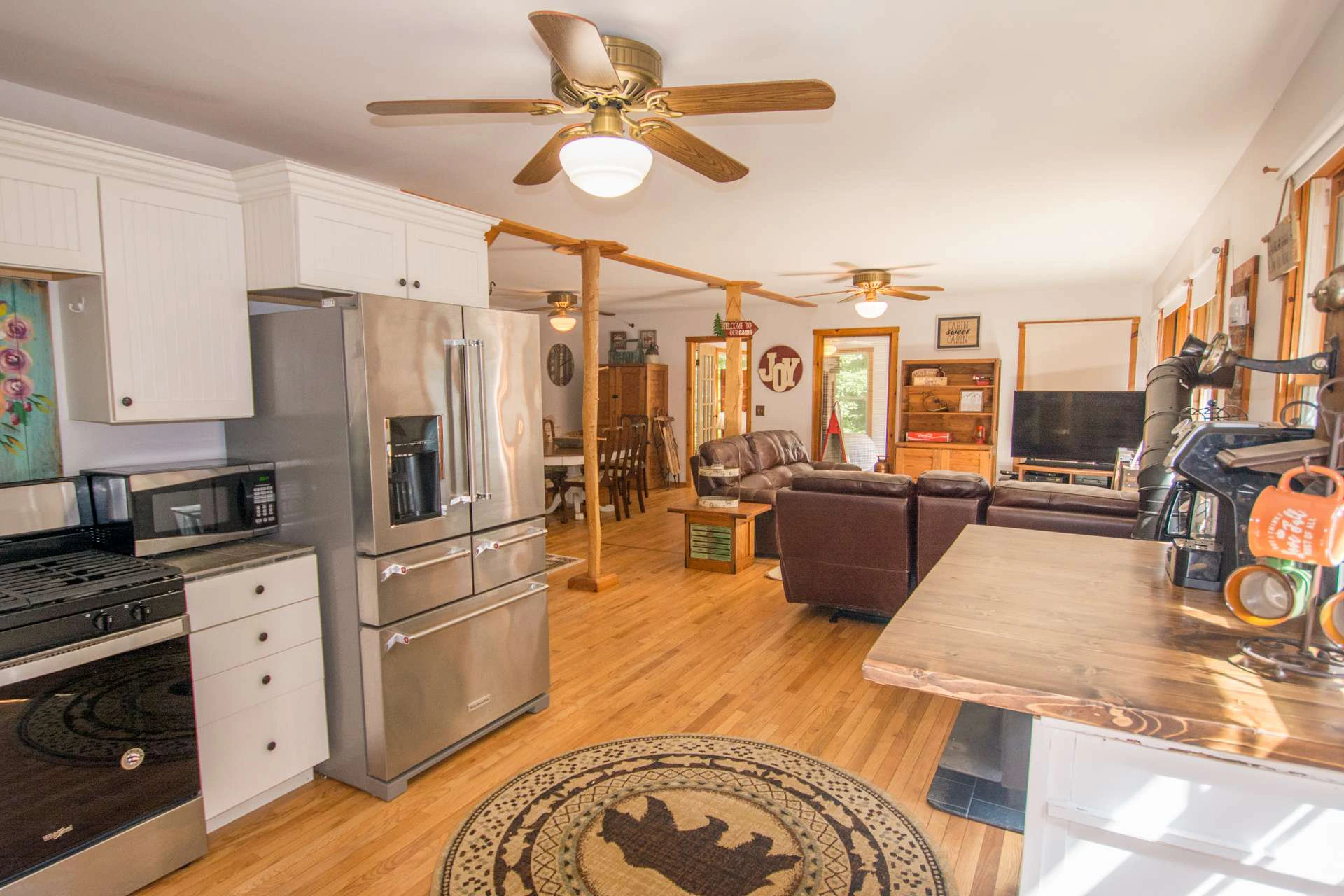 Image number 3 for the current listing