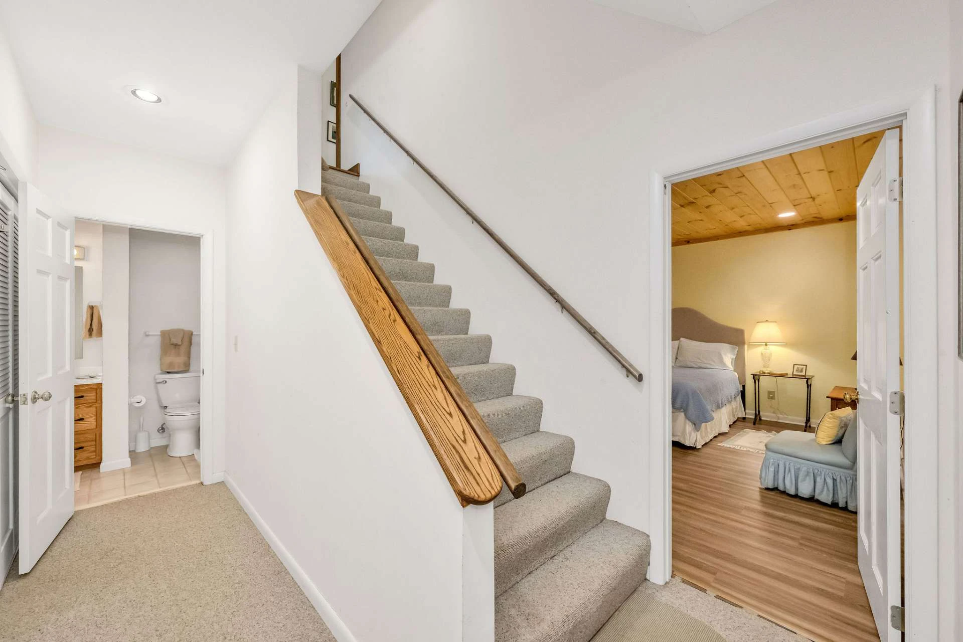 Image number 2 for the current listing