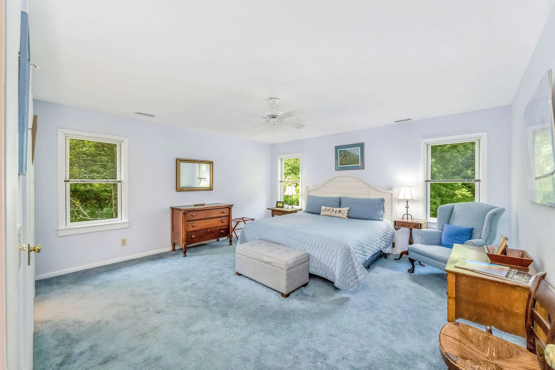 Image number 5 for the current listing