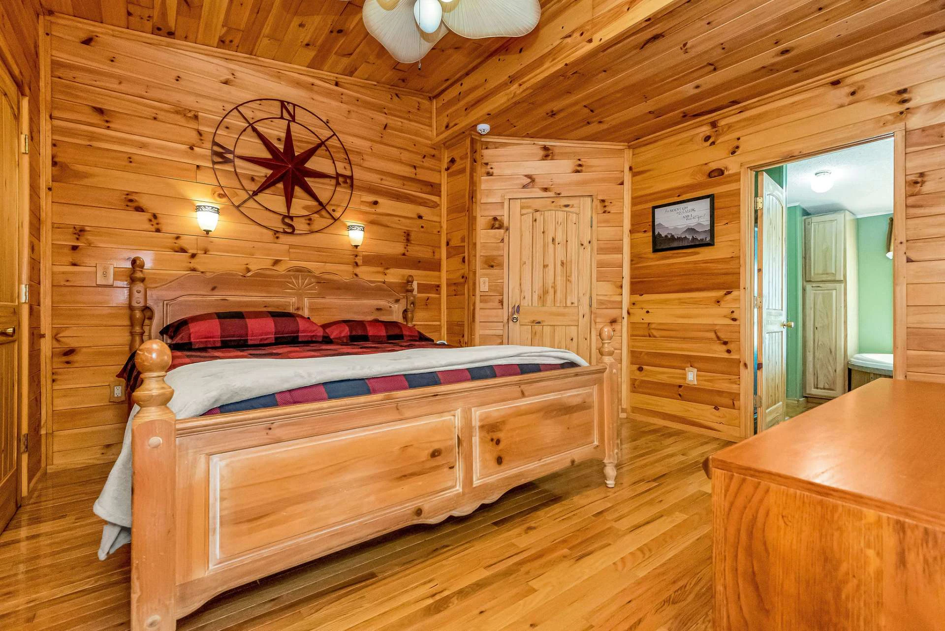 Image number 3 for the current listing