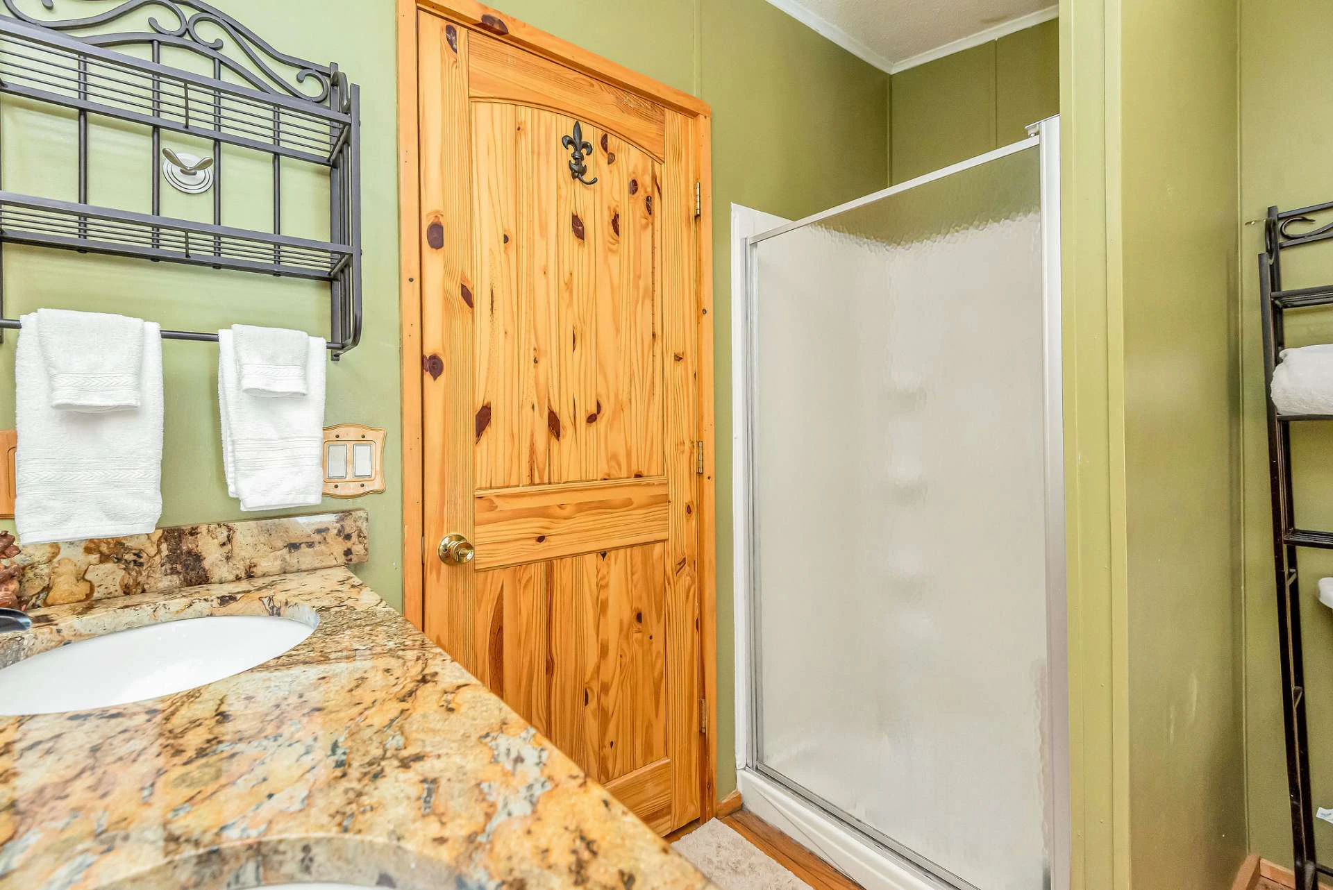 Image number 4 for the current listing