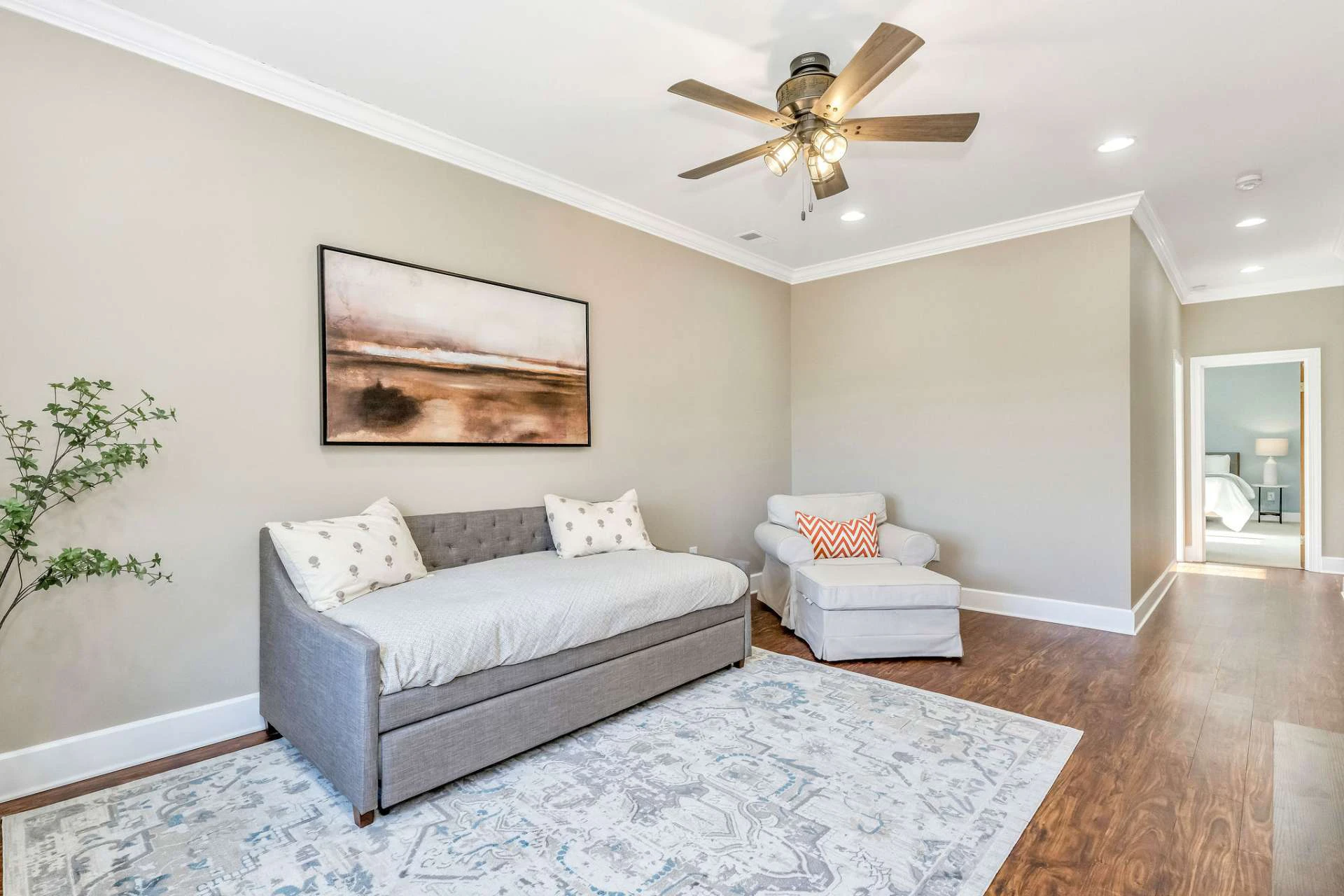 Image number 7 for the current listing