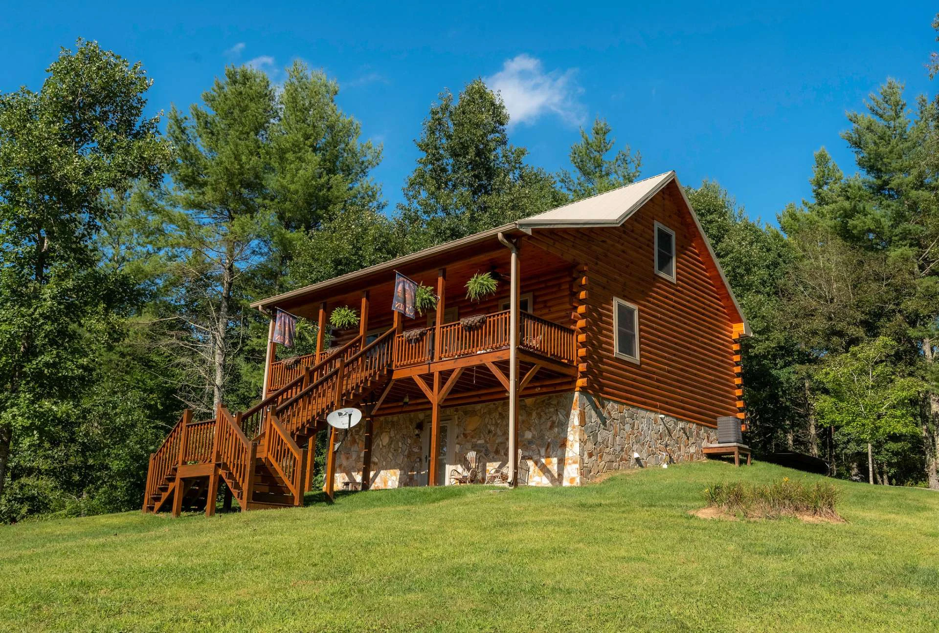 Image number 14 for the current listing