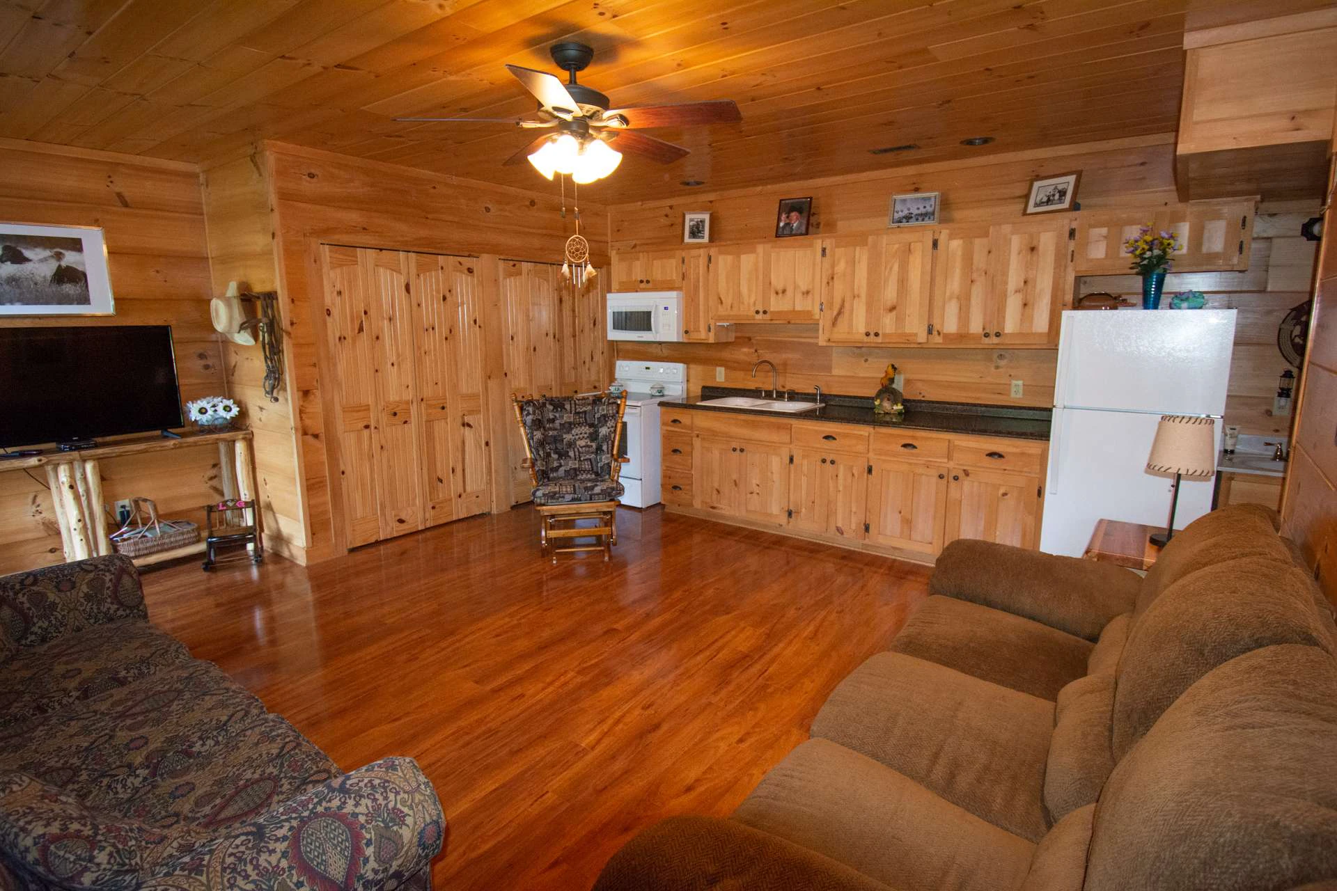 Image number 15 for the current listing