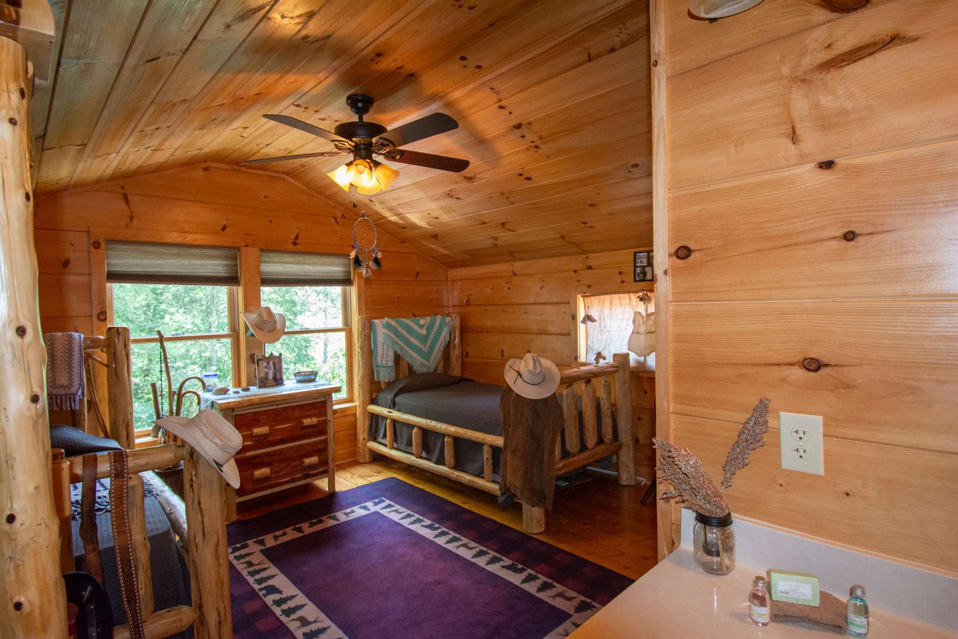 Image number 13 for the current listing