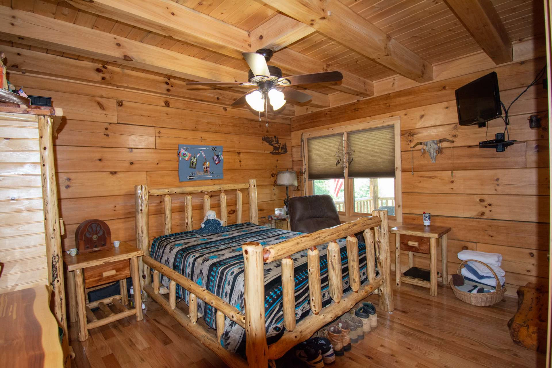 Image number 3 for the current listing