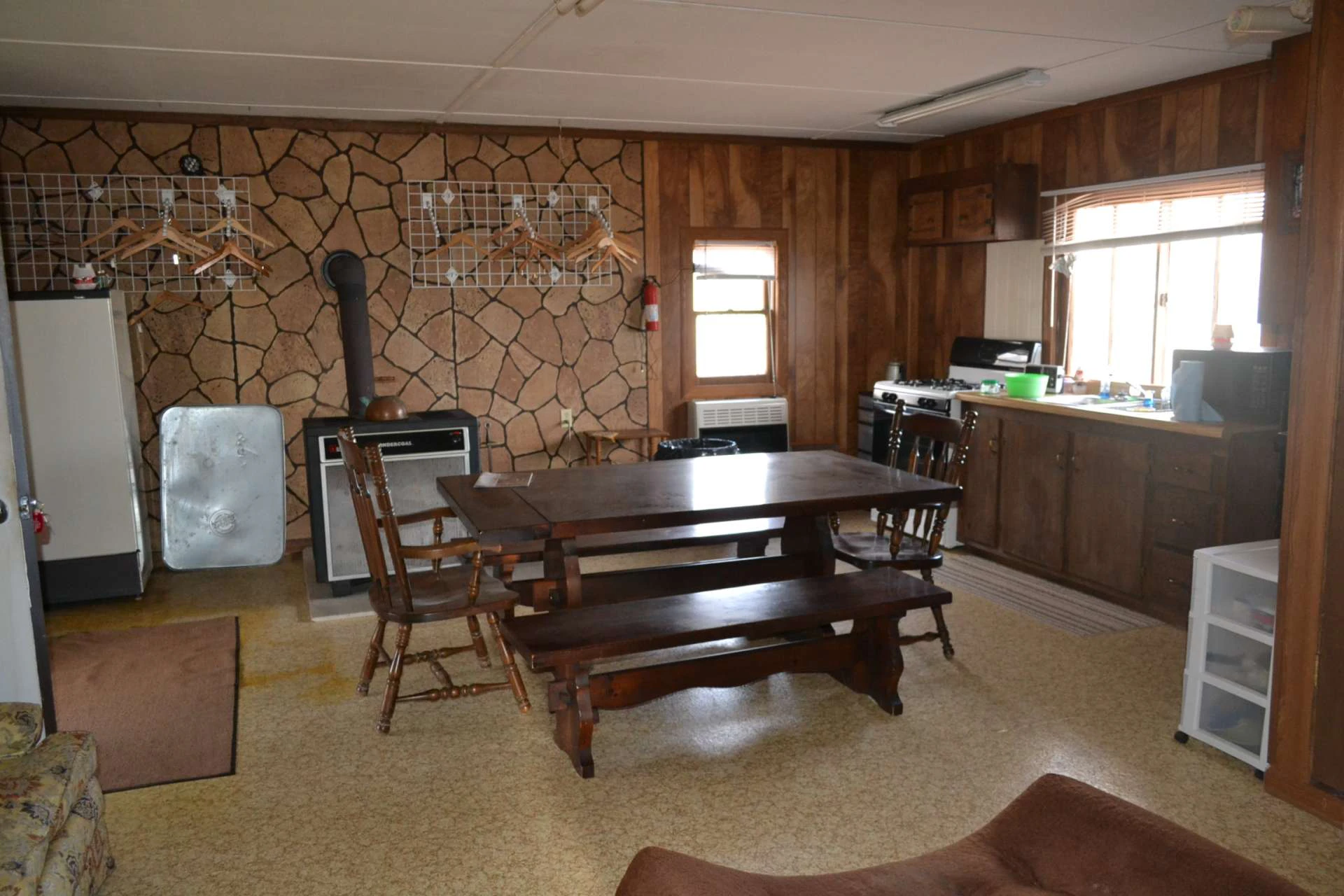 Image number 15 for the current listing