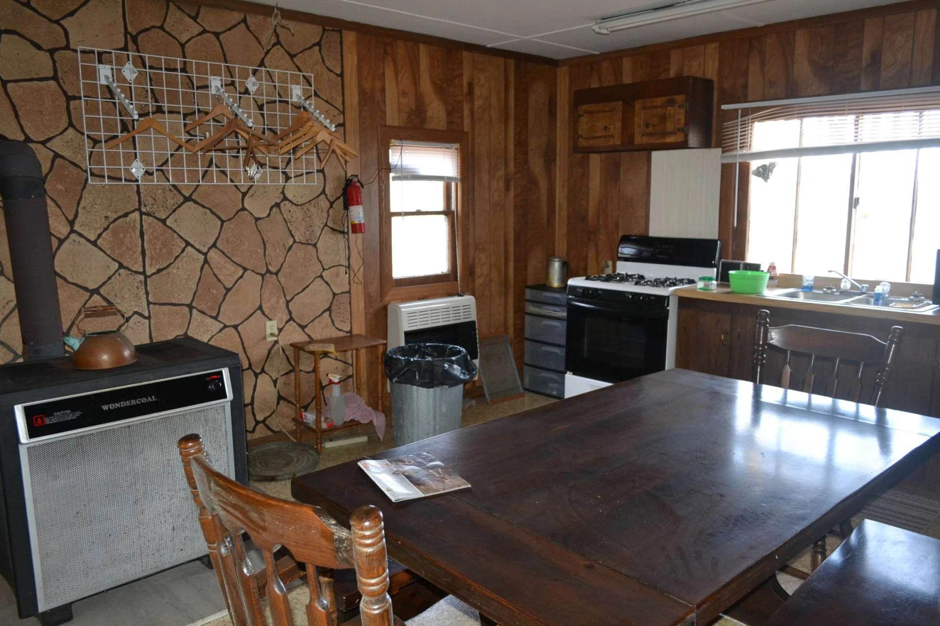 Image number 13 for the current listing