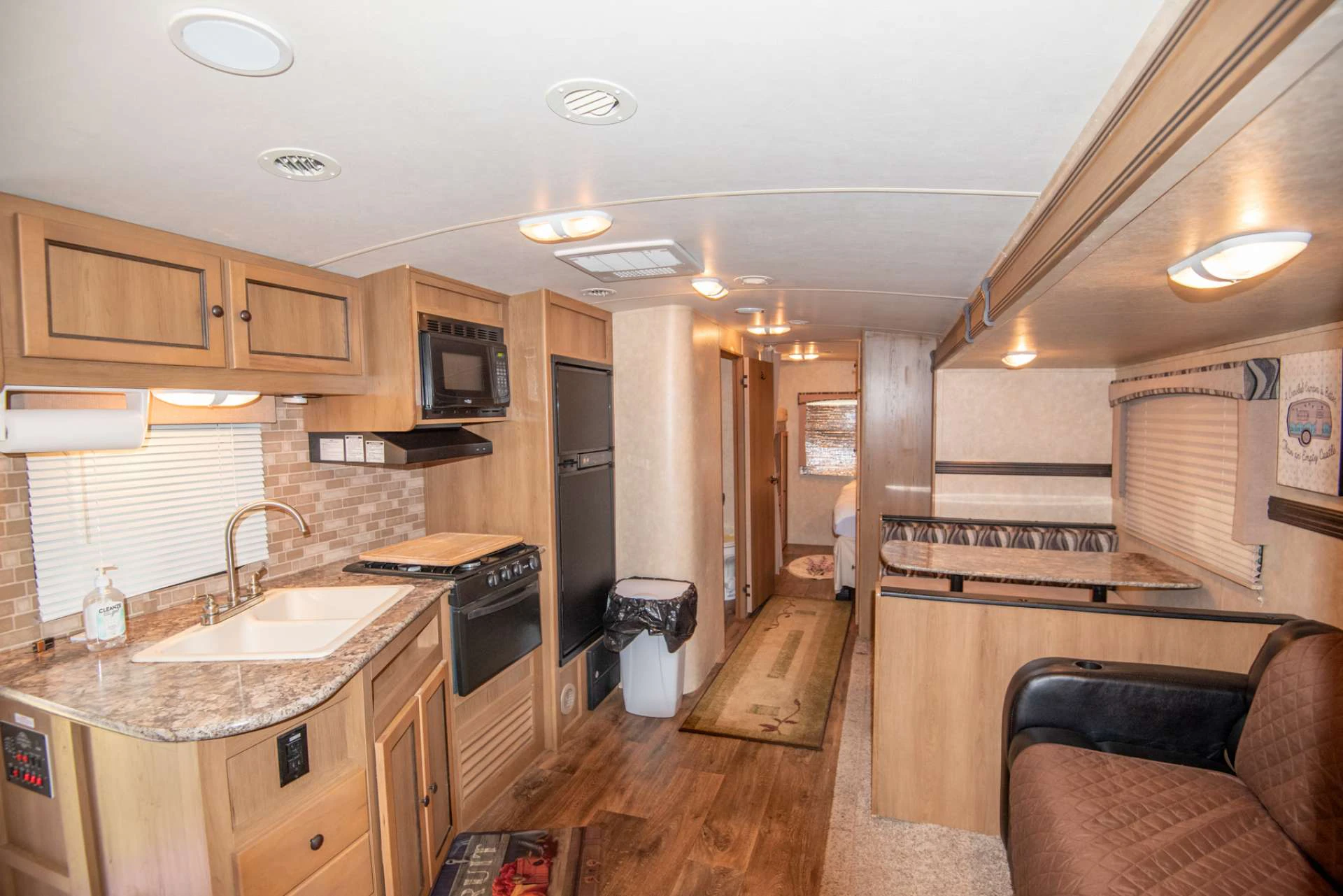 Image number 2 for the current listing