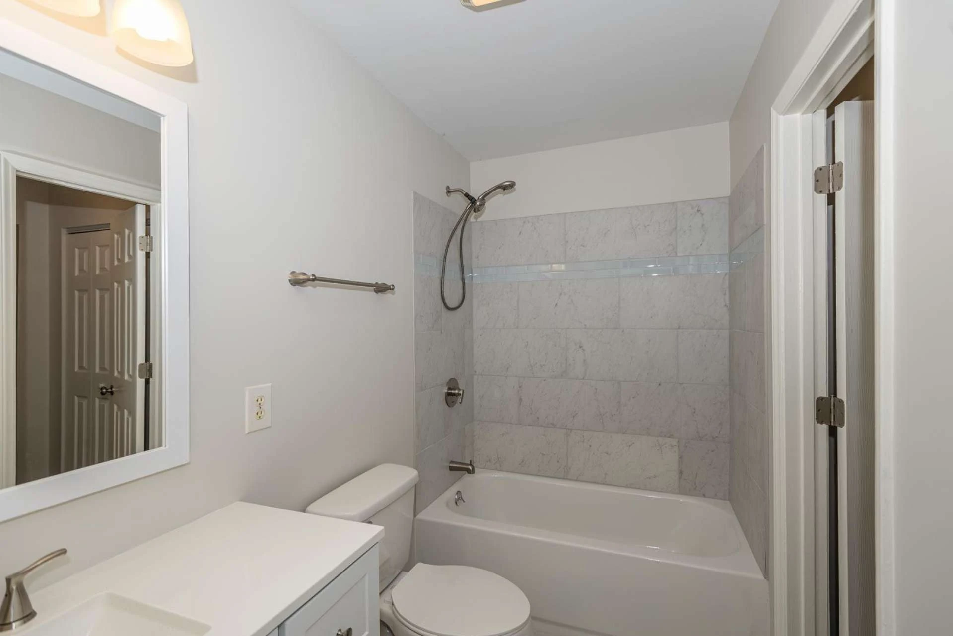 Image number 10 for the current listing