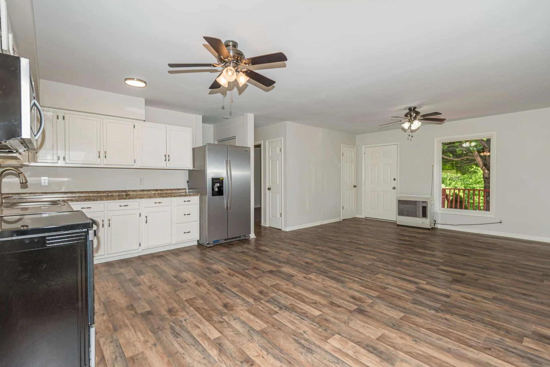 Image number 6 for the current listing