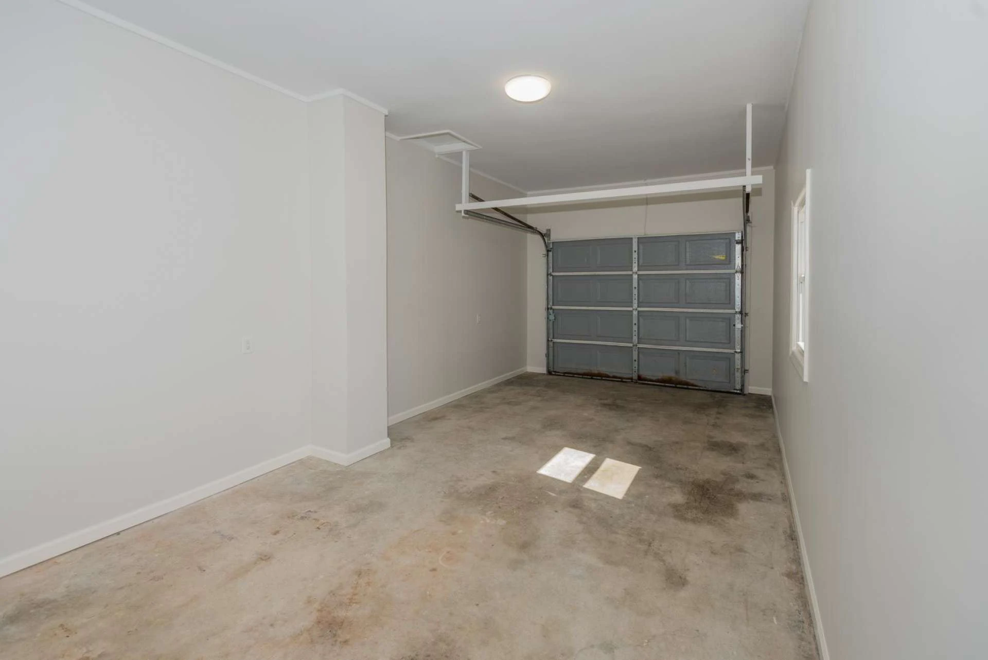 Image number 12 for the current listing