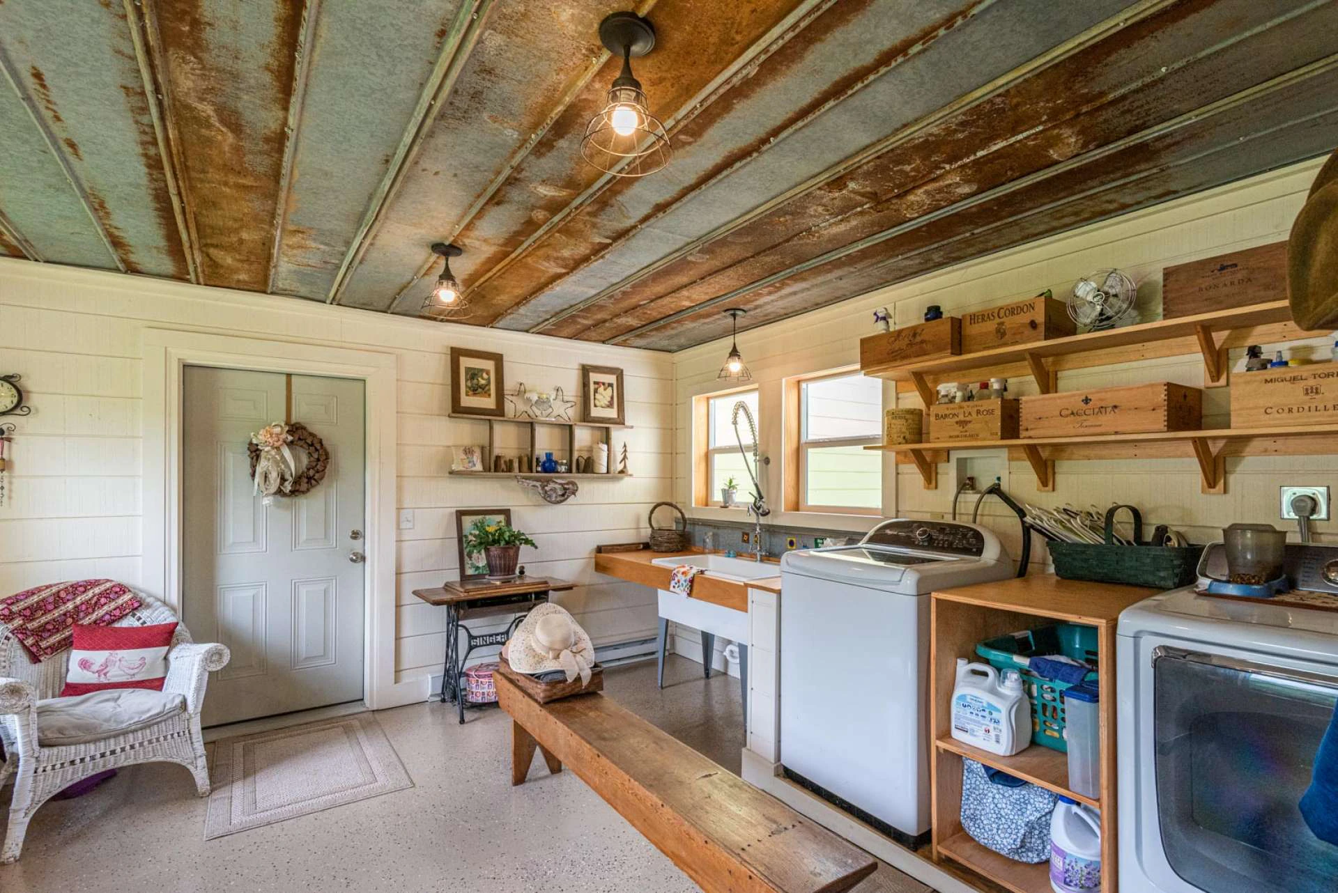 Image number 11 for the current listing