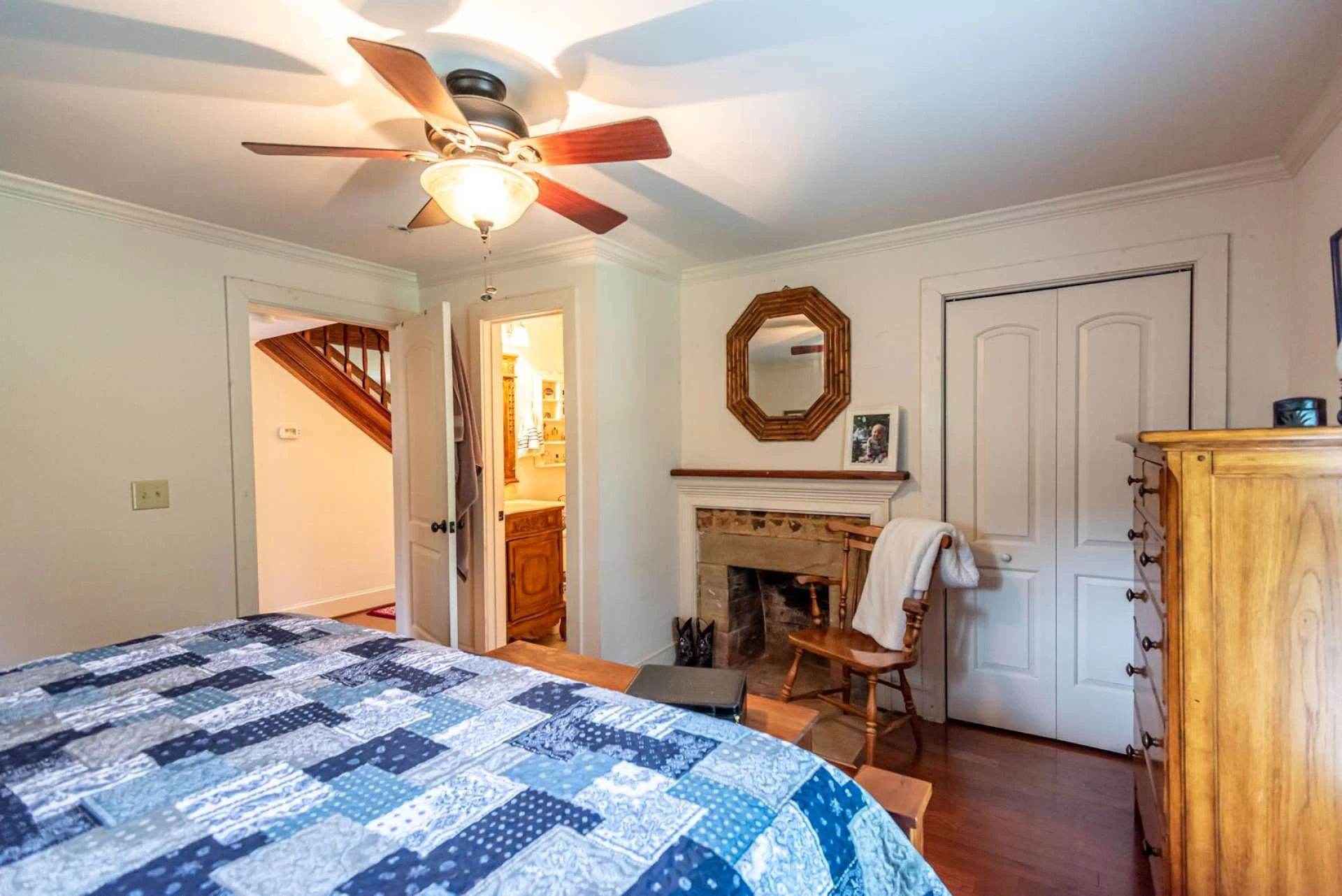 Image number 3 for the current listing