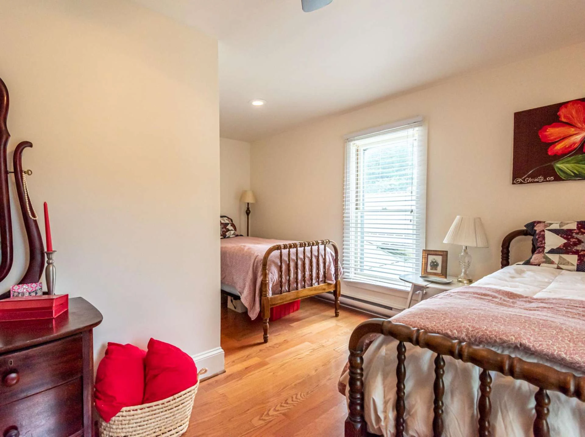 Image number 4 for the current listing