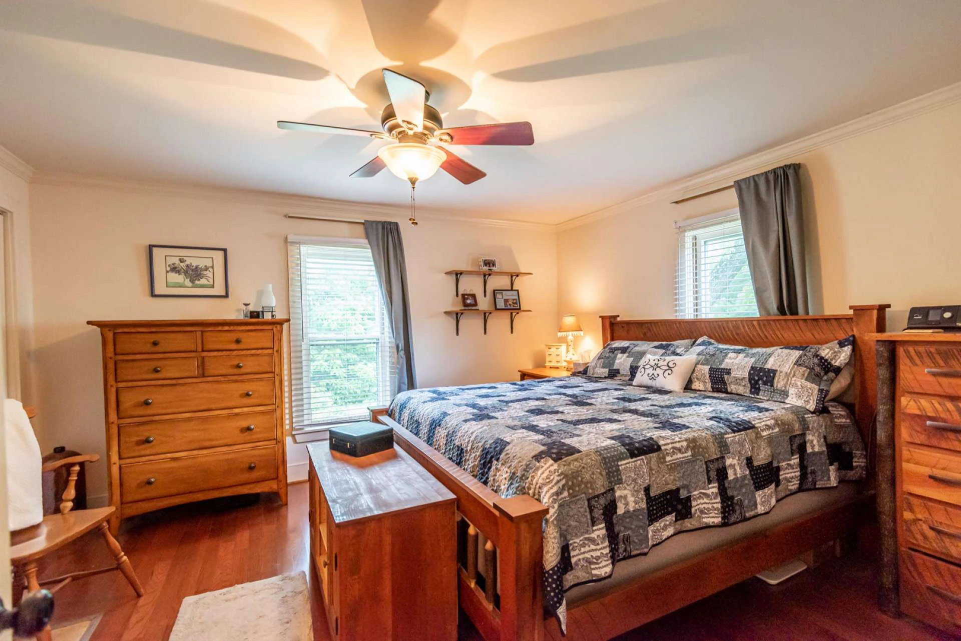 Image number 9 for the current listing