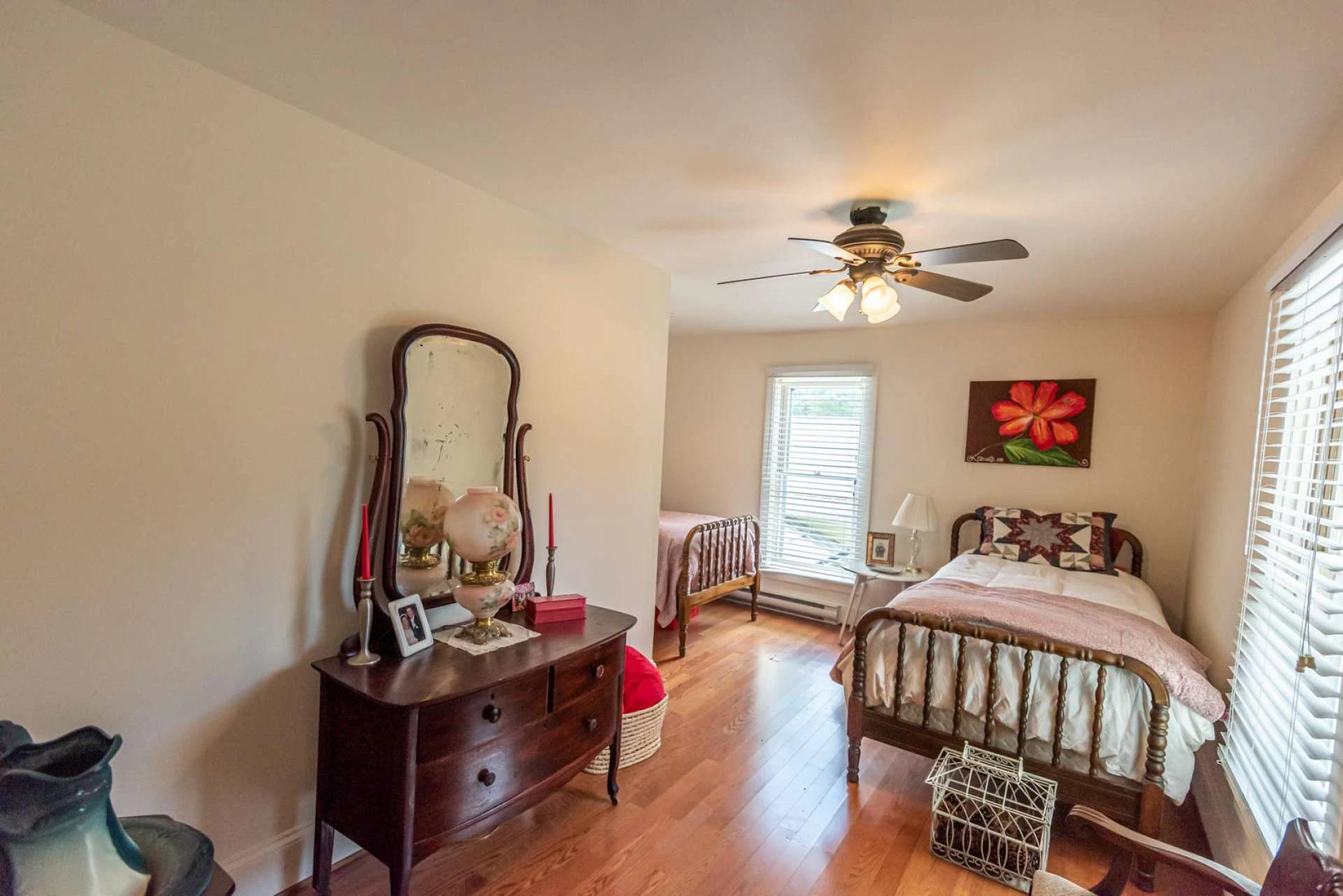 Image number 12 for the current listing