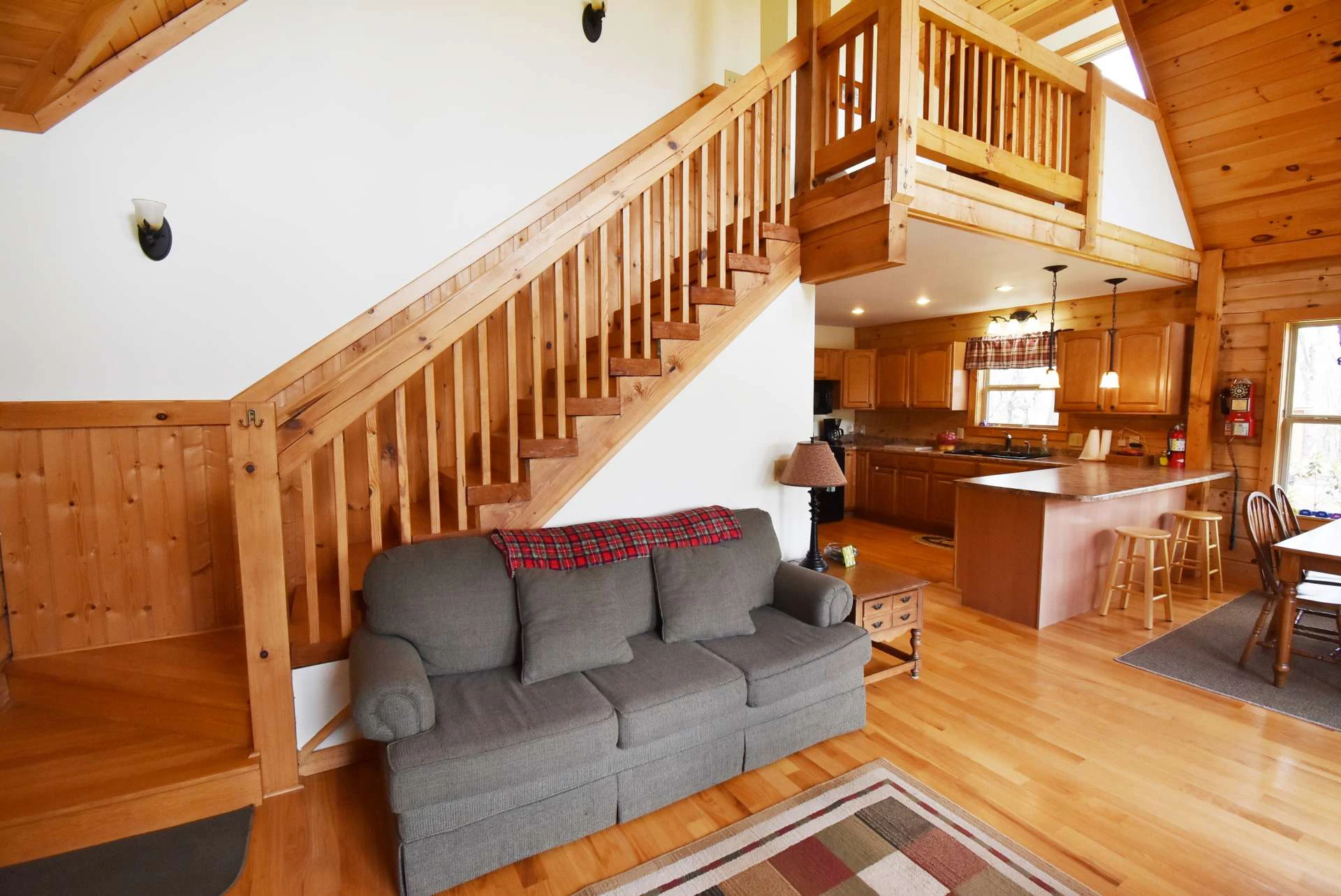 Image number 14 for the current listing