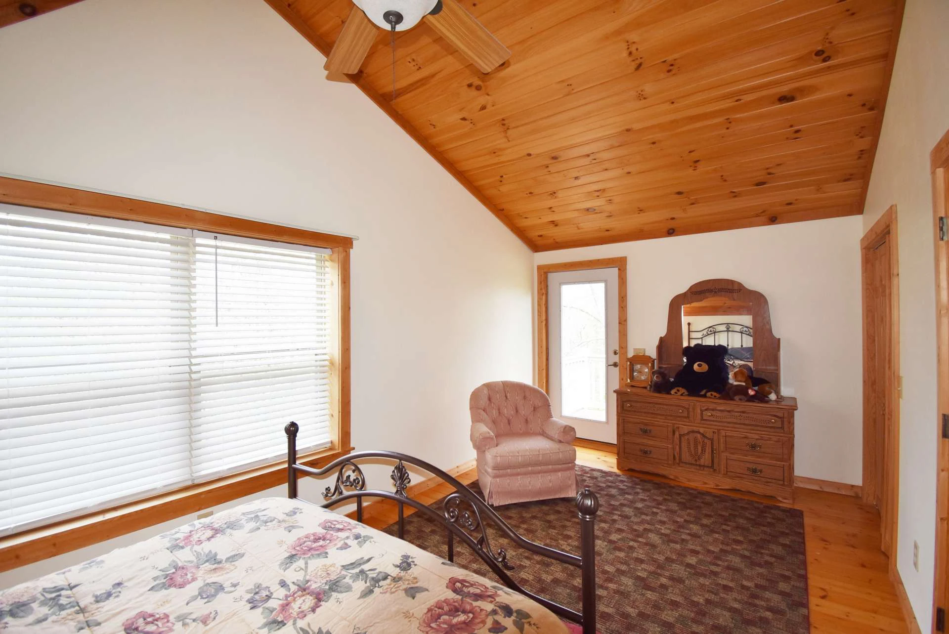 Image number 7 for the current listing