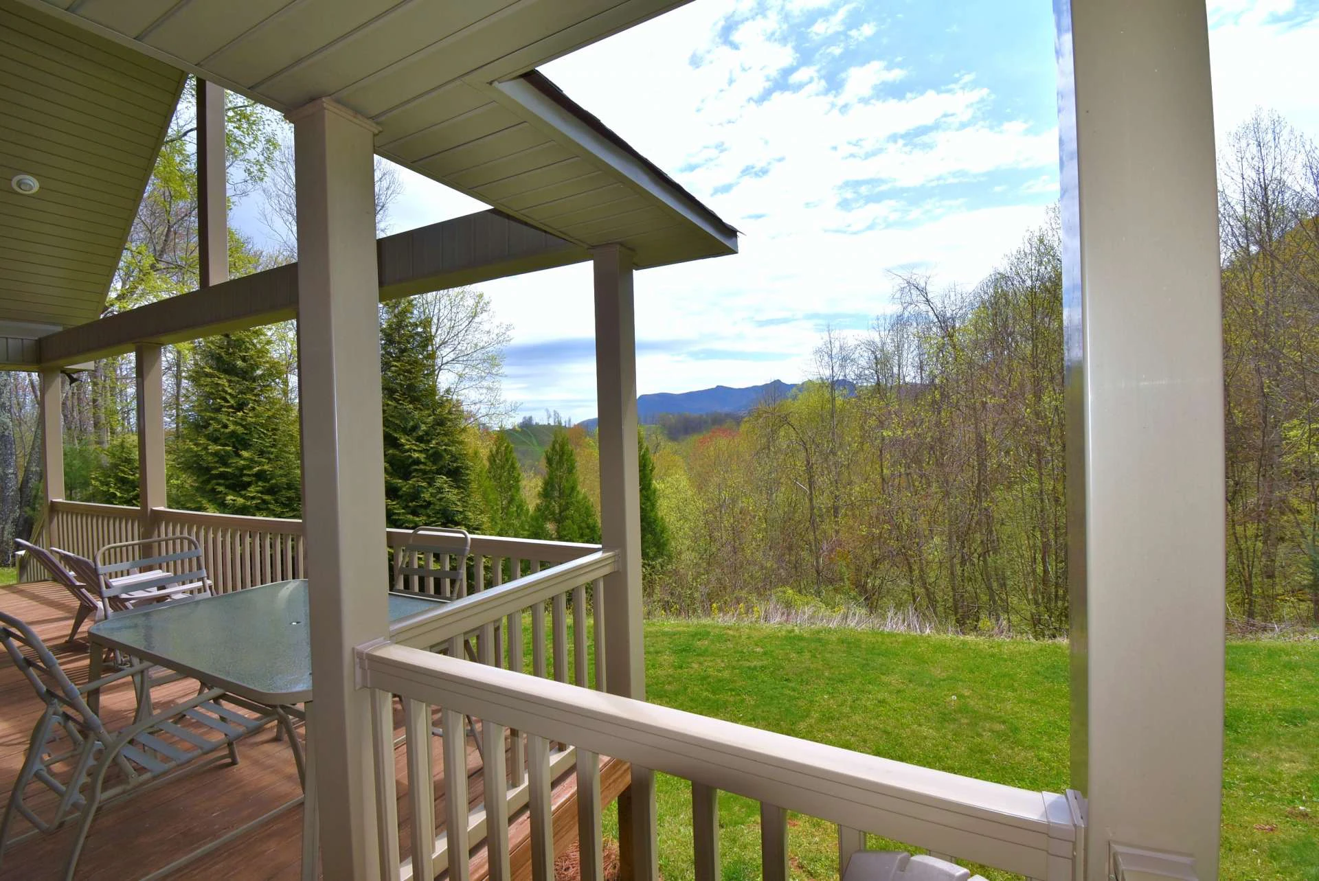 Image number 2 for the current listing