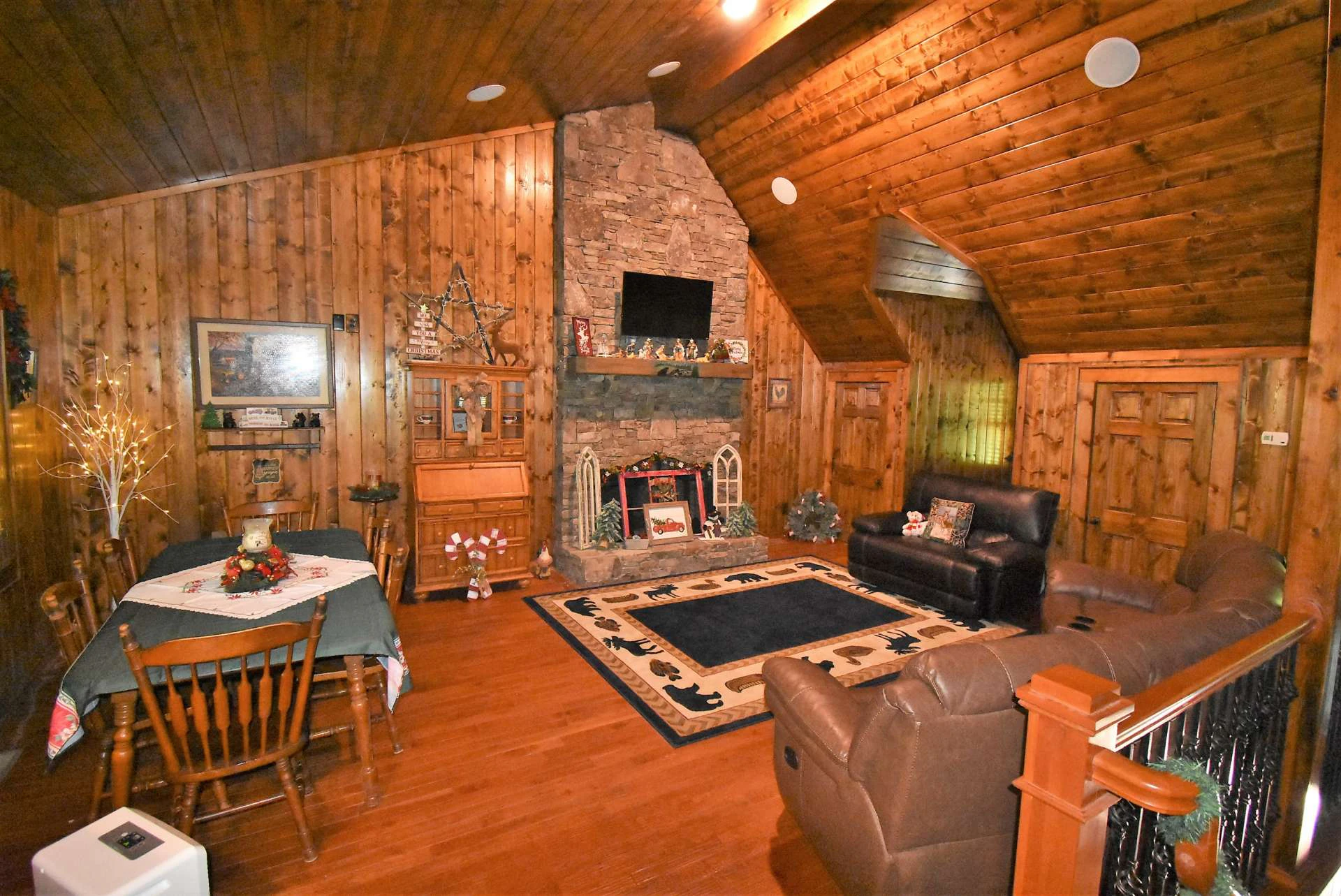 Image number 10 for the current listing