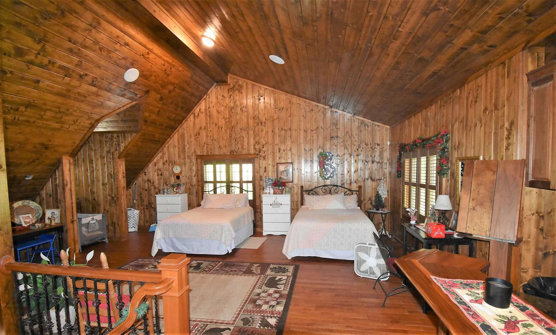 Image number 2 for the current listing