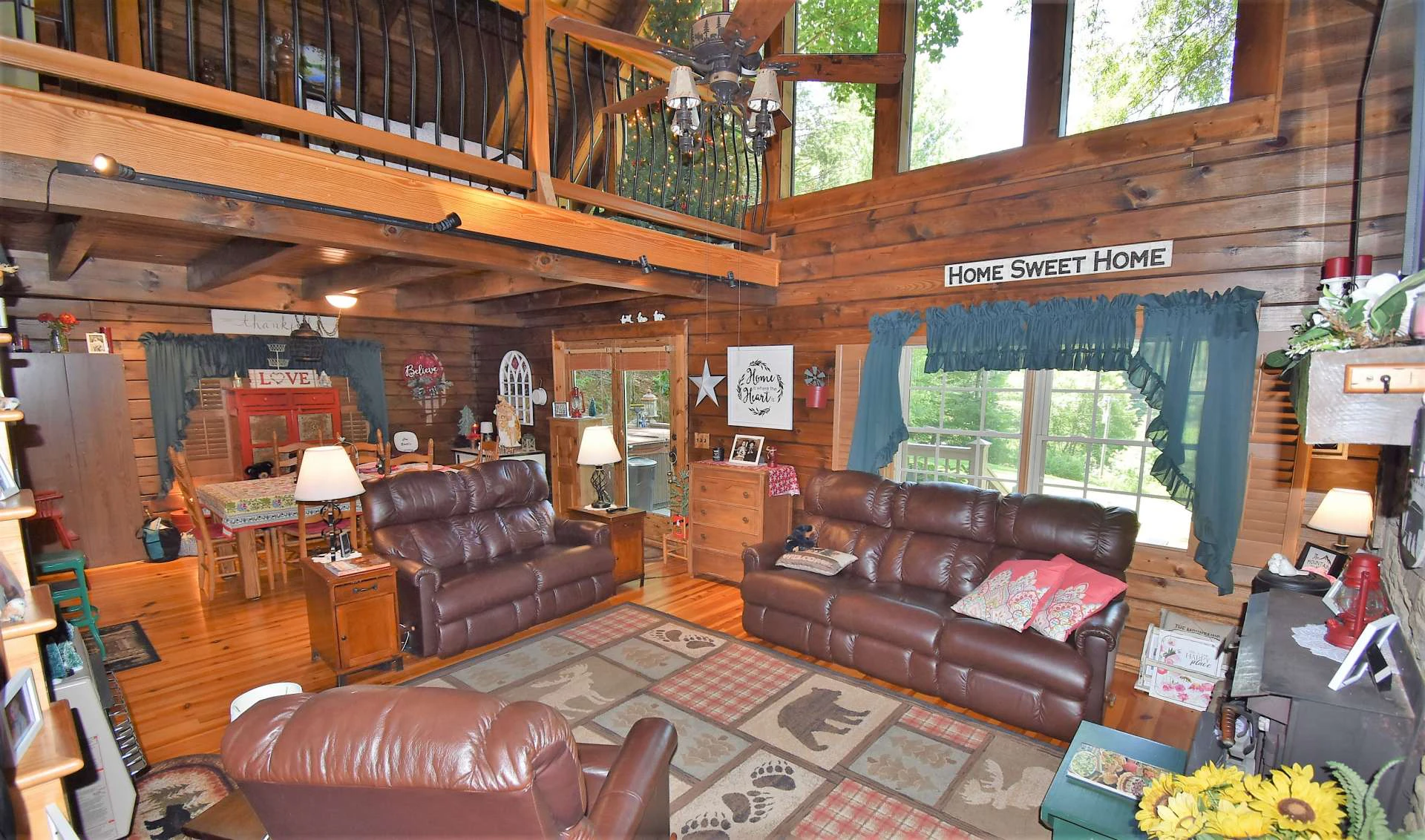Image number 28 for the current listing