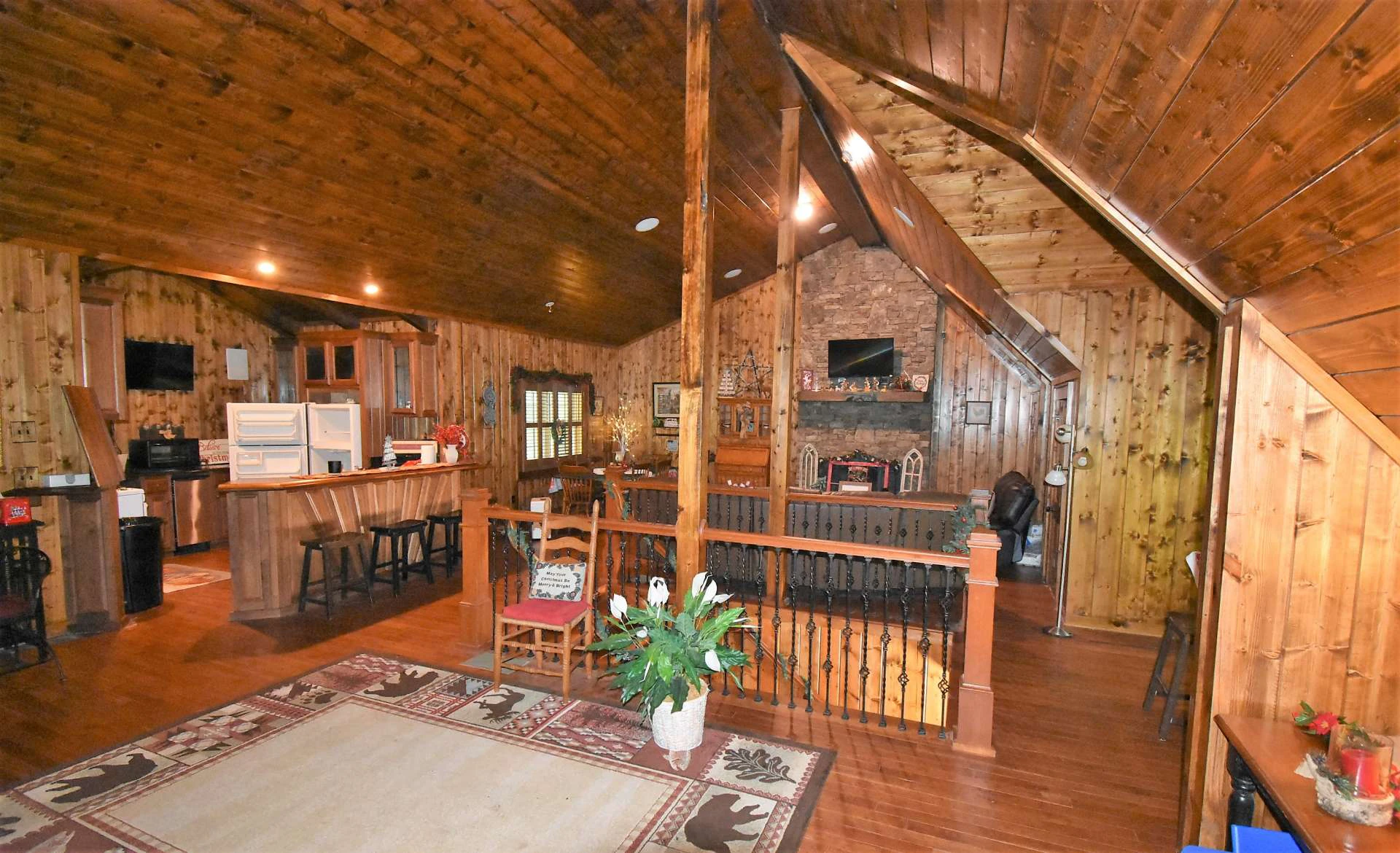 Image number 21 for the current listing