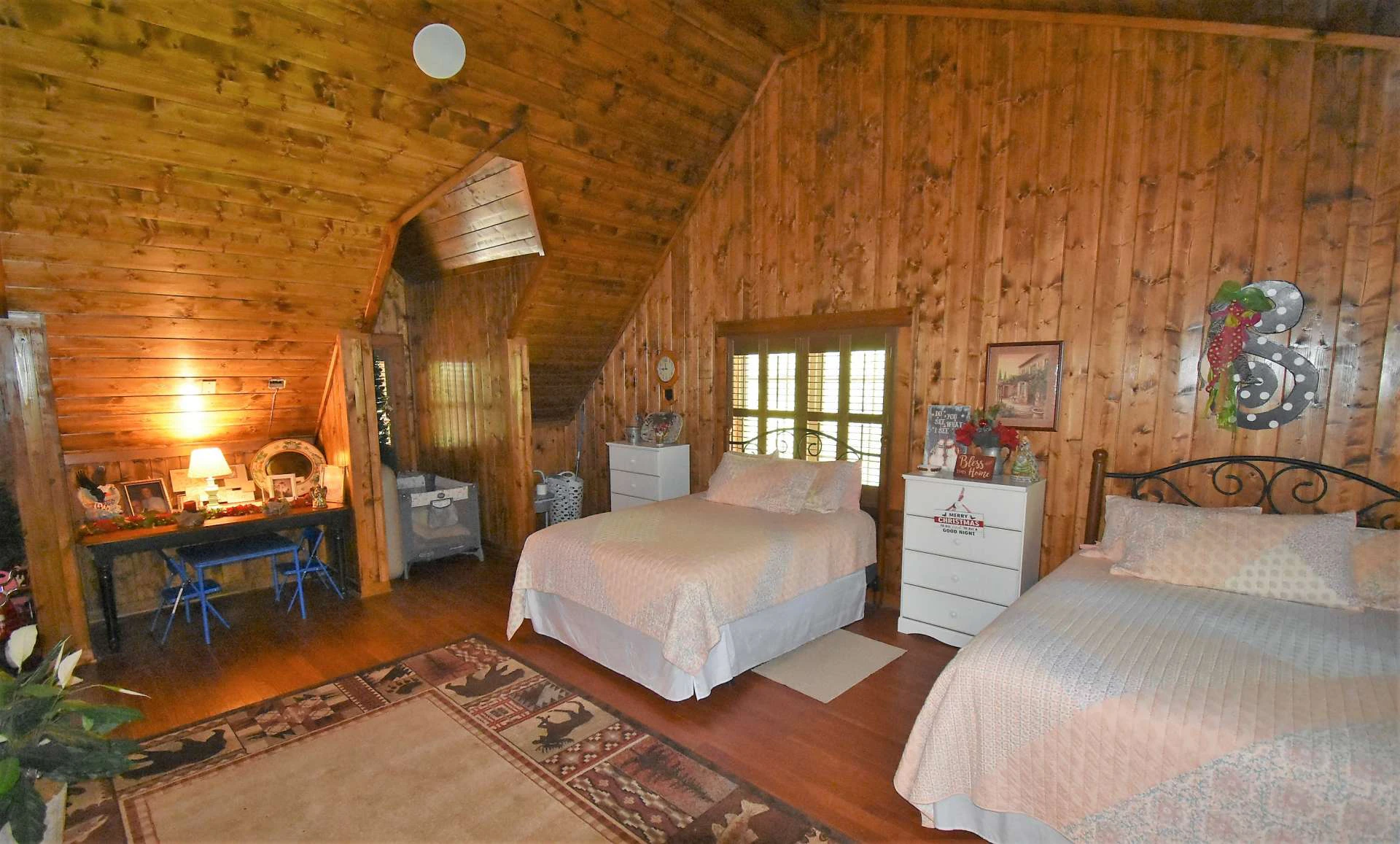 Image number 16 for the current listing