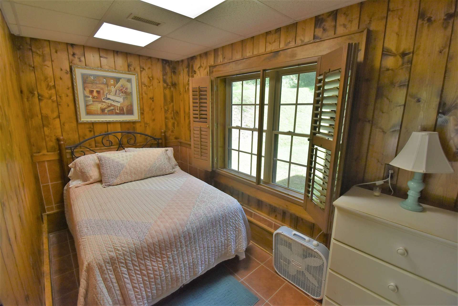Image number 8 for the current listing