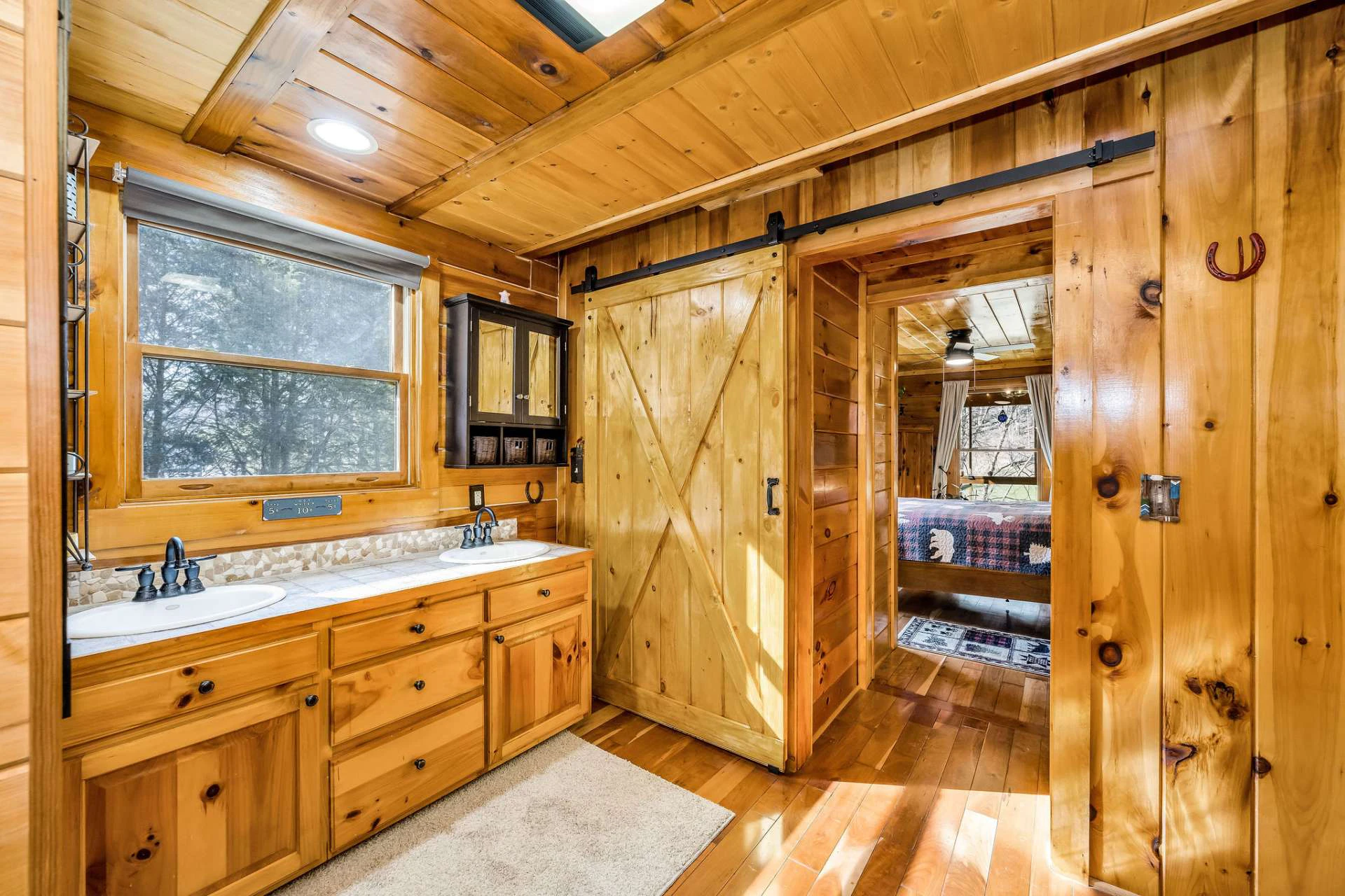 Image number 5 for the current listing