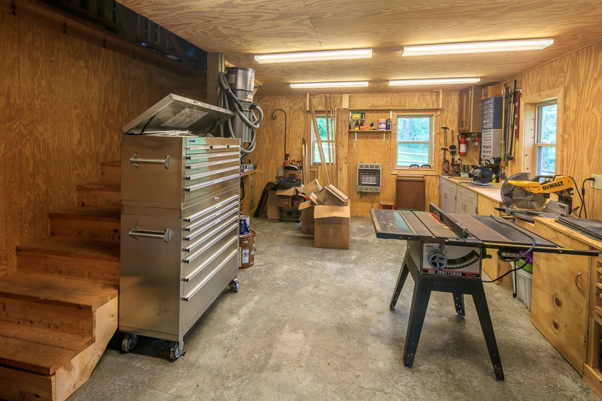 Image number 7 for the current listing