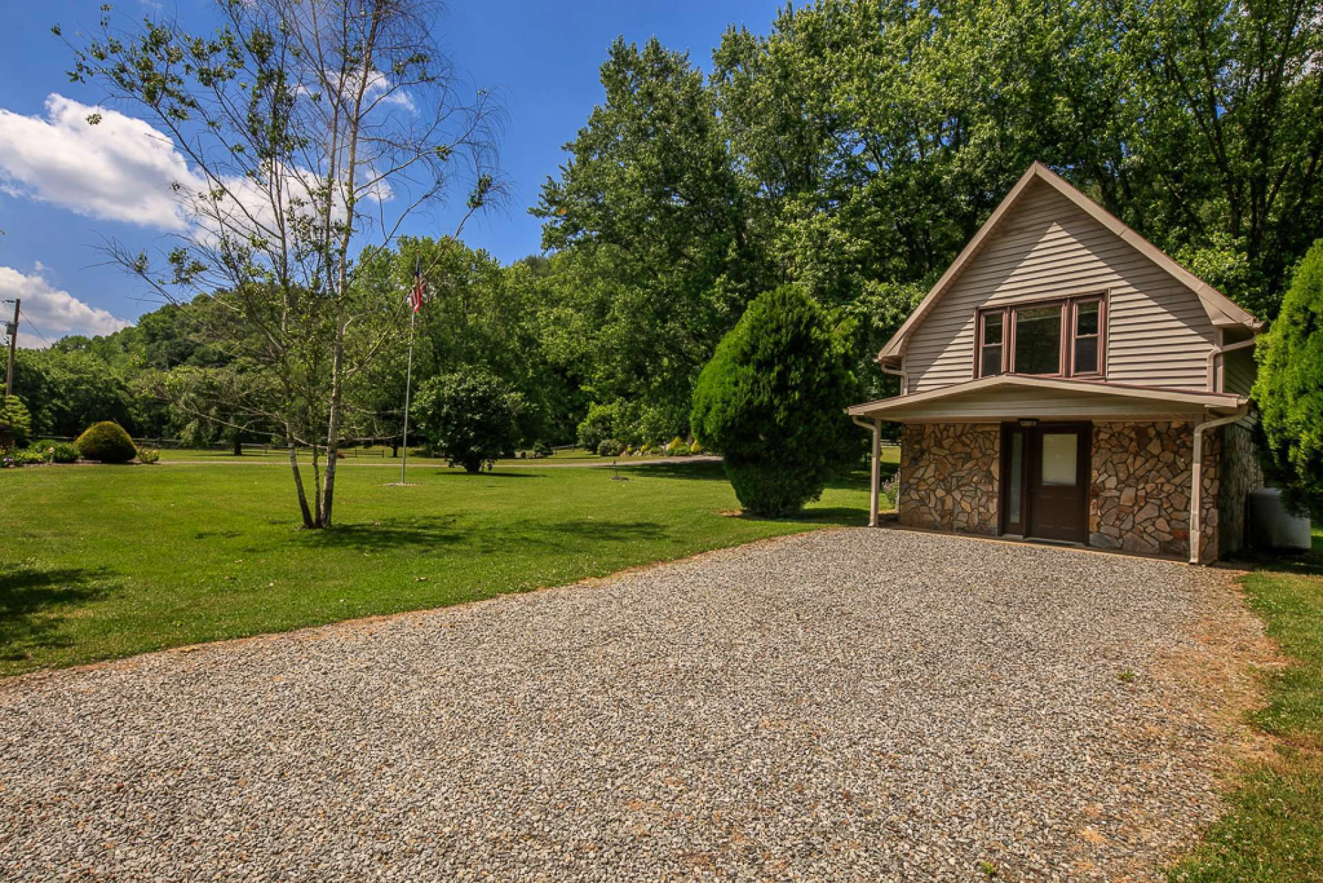 Image number 12 for the current listing