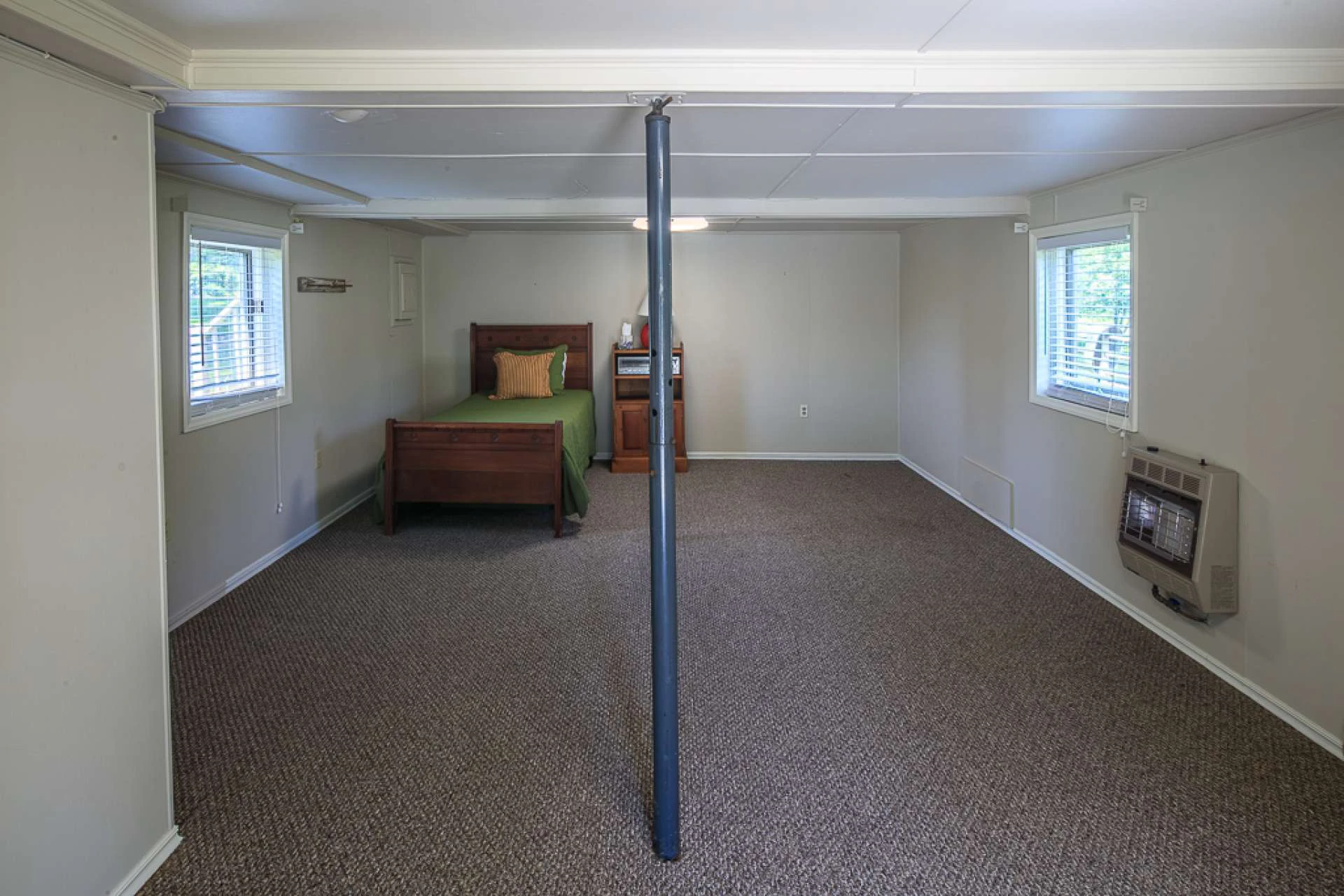 Image number 9 for the current listing