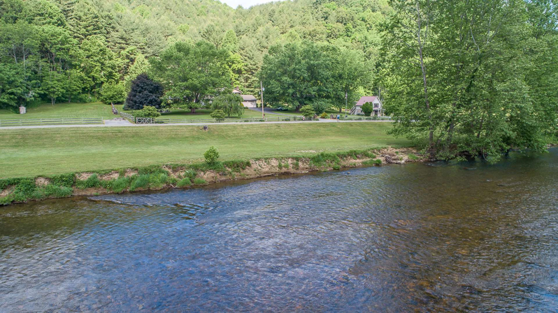 Image number 16 for the current listing