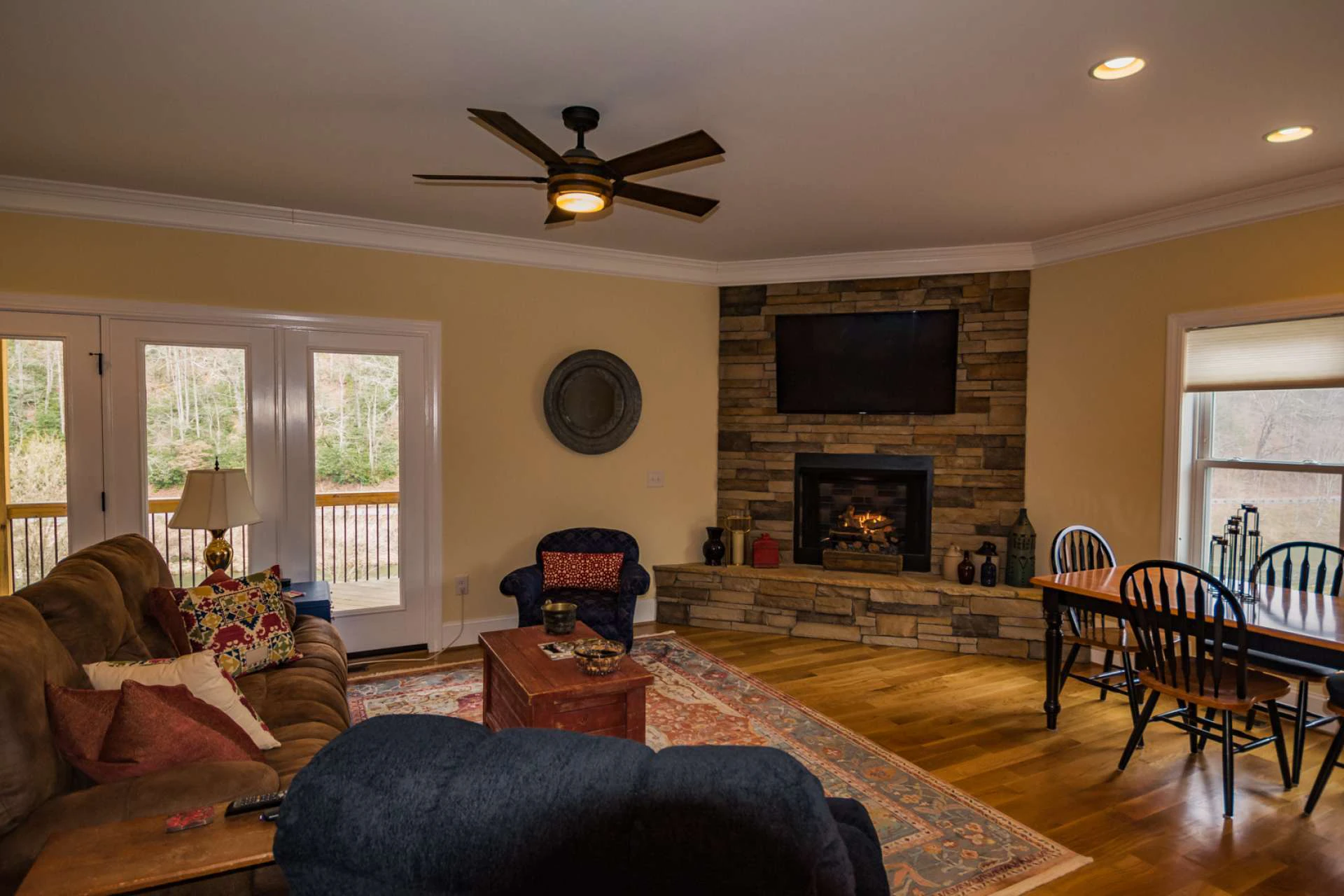 Image number 18 for the current listing