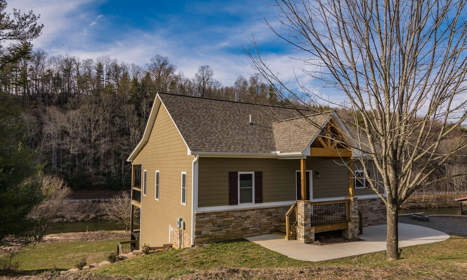 Image number 1 for the current listing