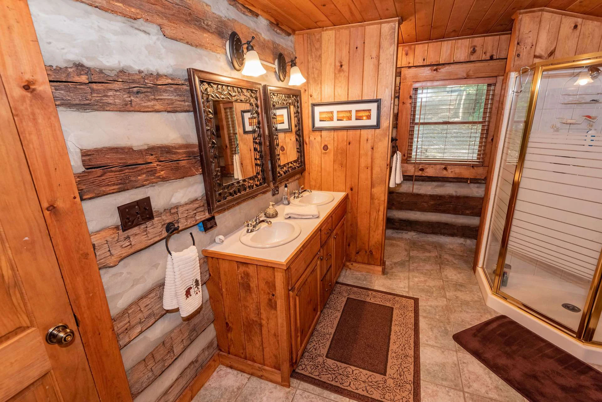 Image number 3 for the current listing