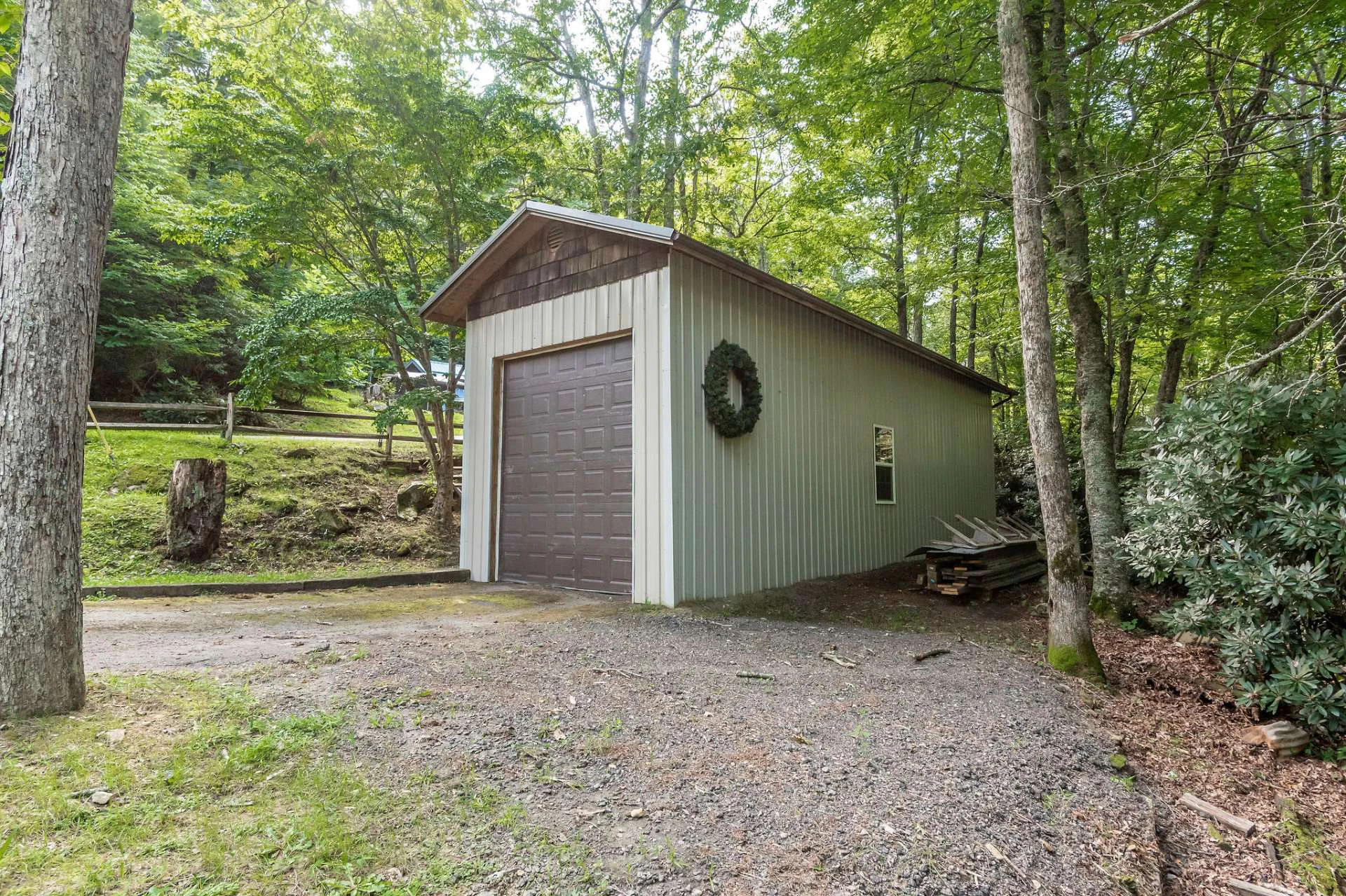Image number 11 for the current listing